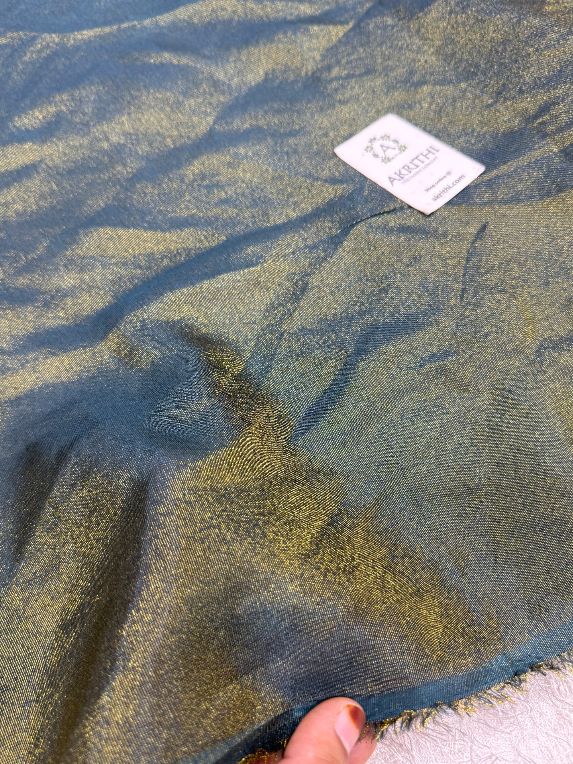 Plain tissue crepe fabric