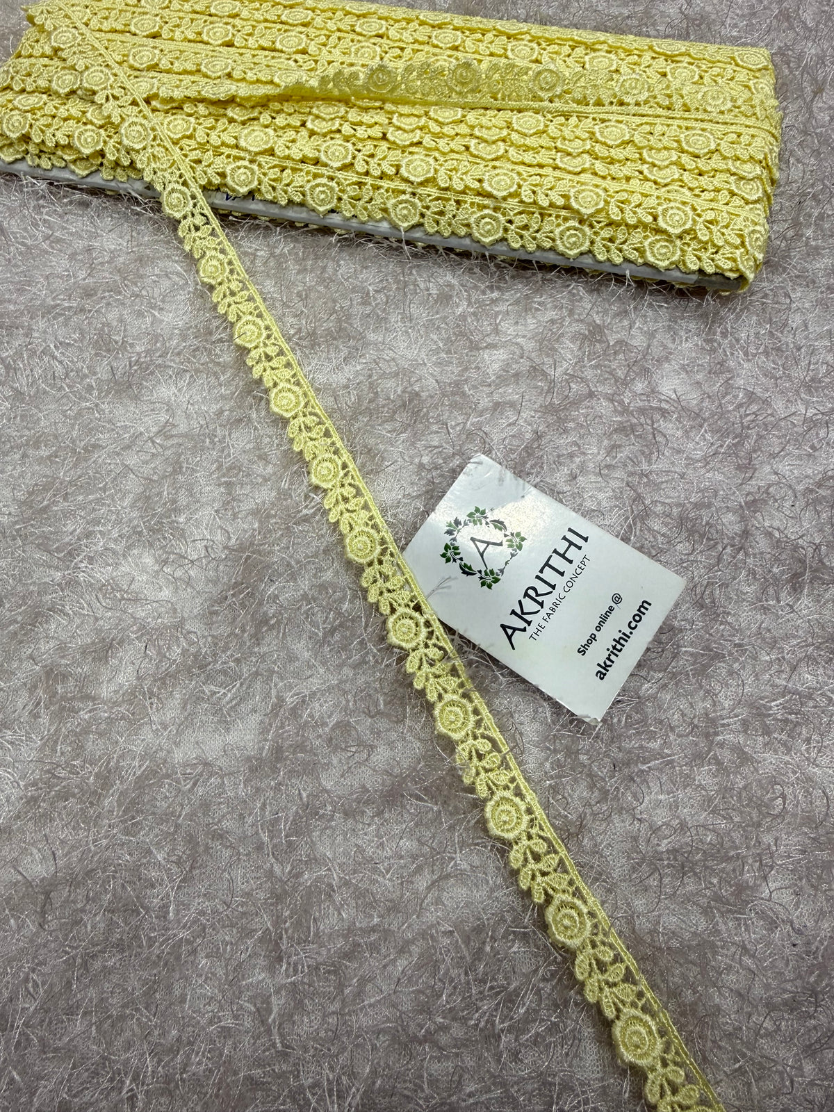 Lace per metre