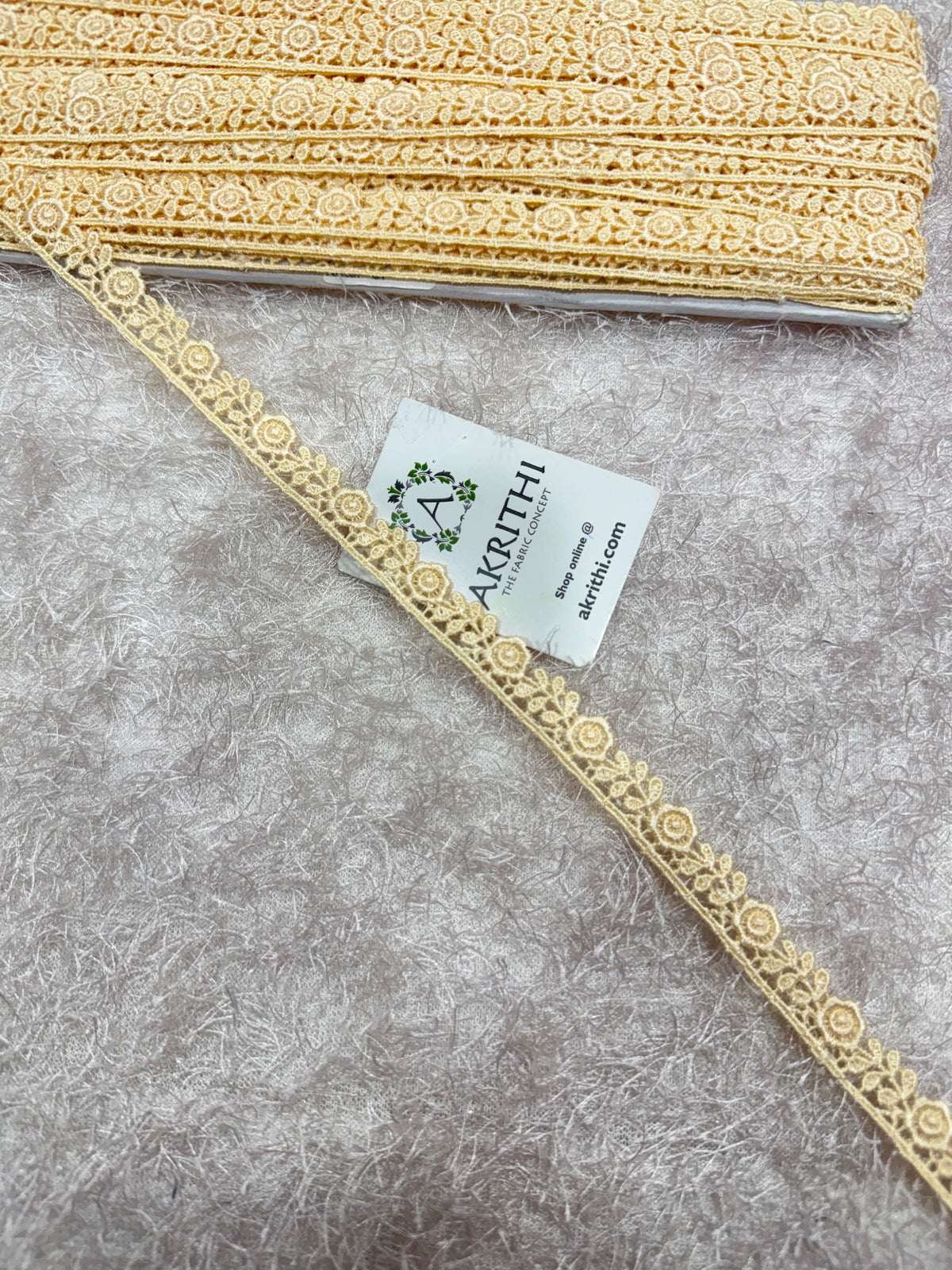 Lace per metre