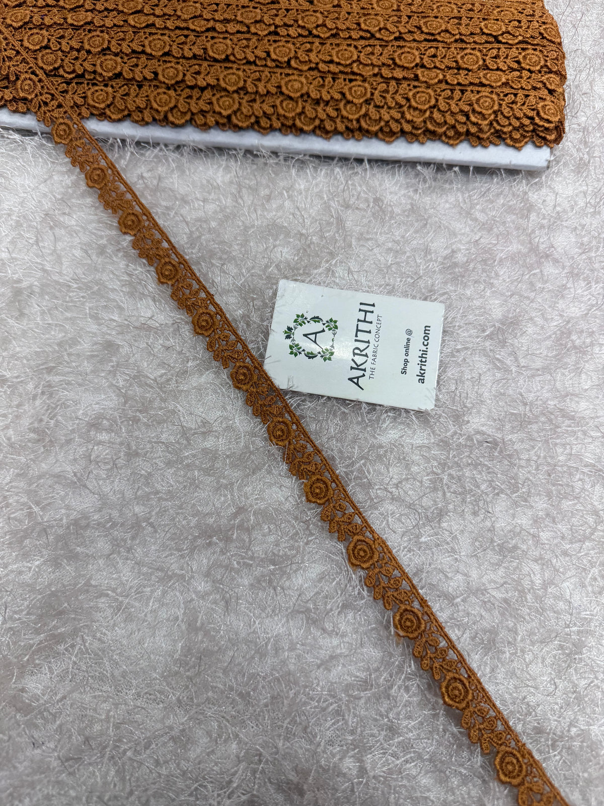 Lace per metre