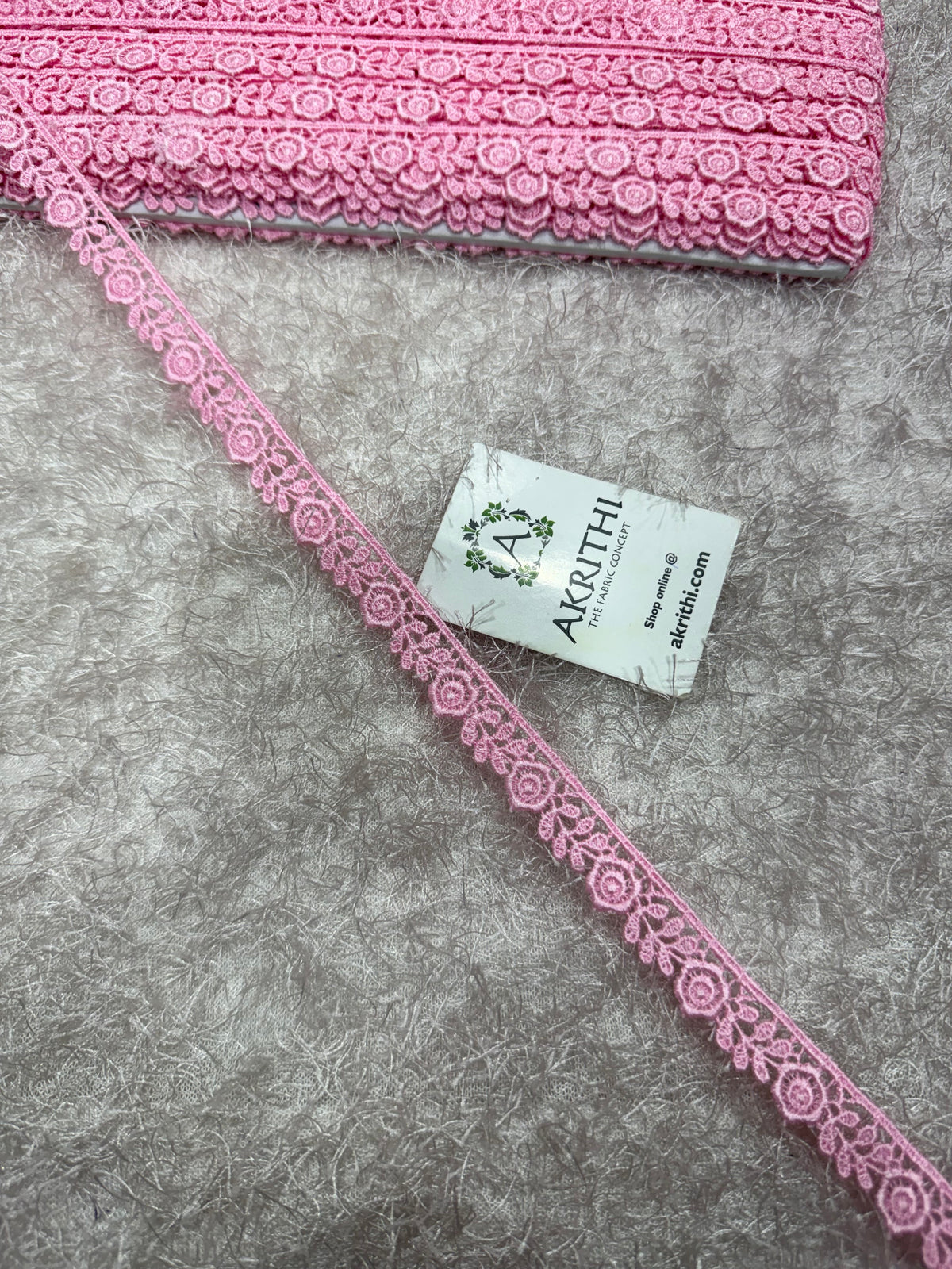 Lace per metre