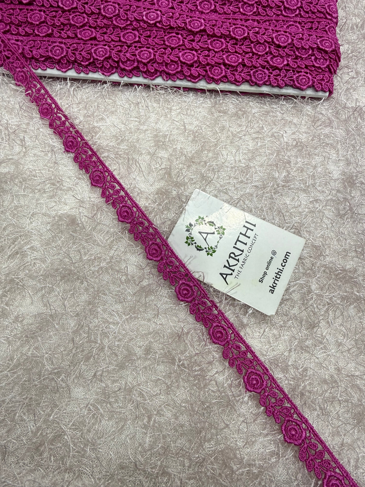 Lace per metre