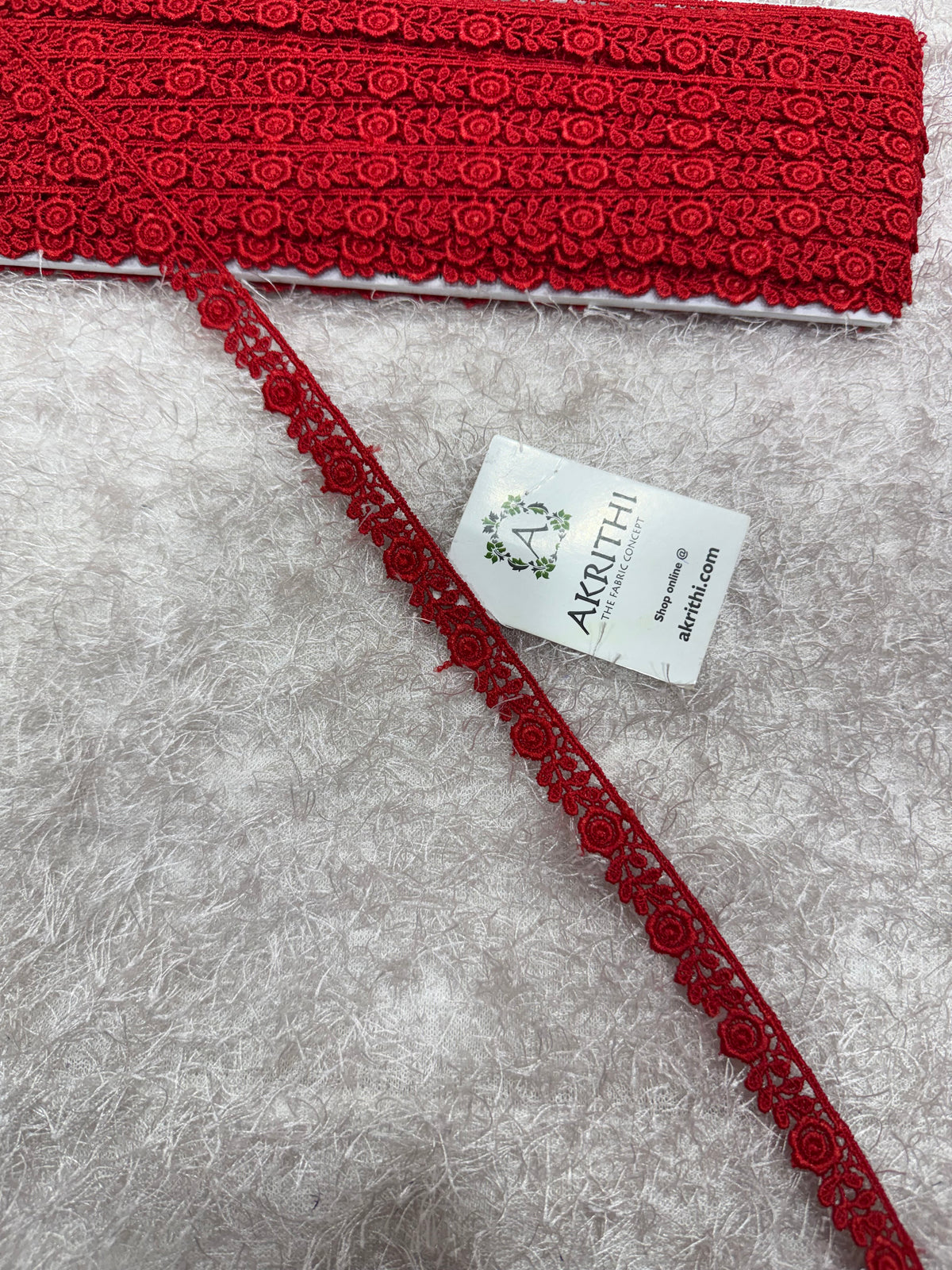 Lace per metre