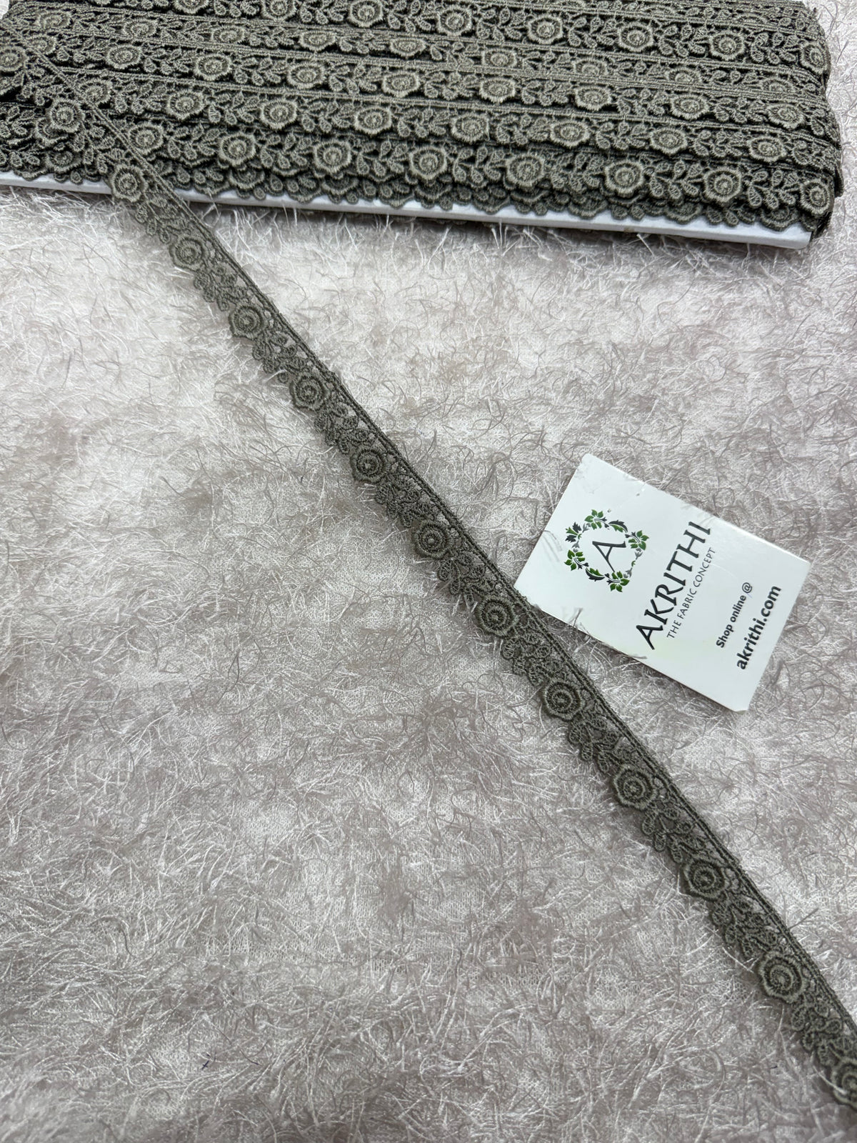 Lace per metre