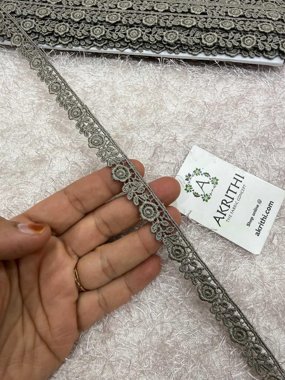 Lace per metre