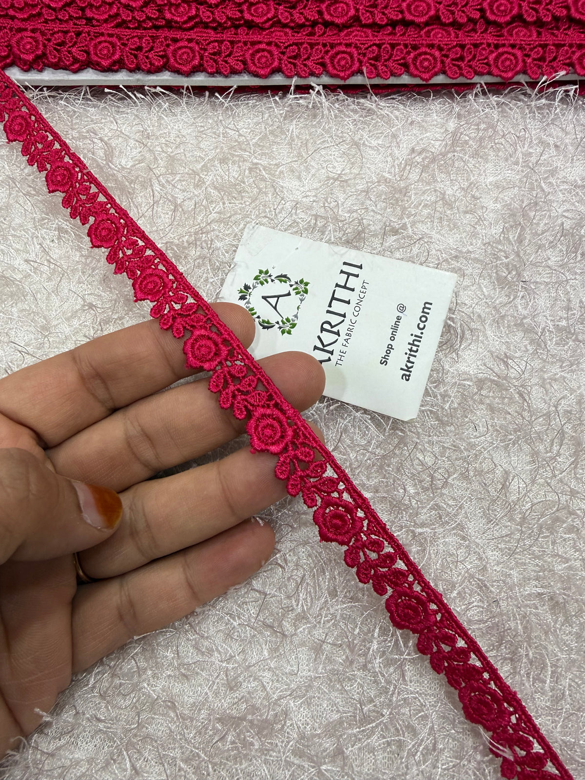 Lace per metre