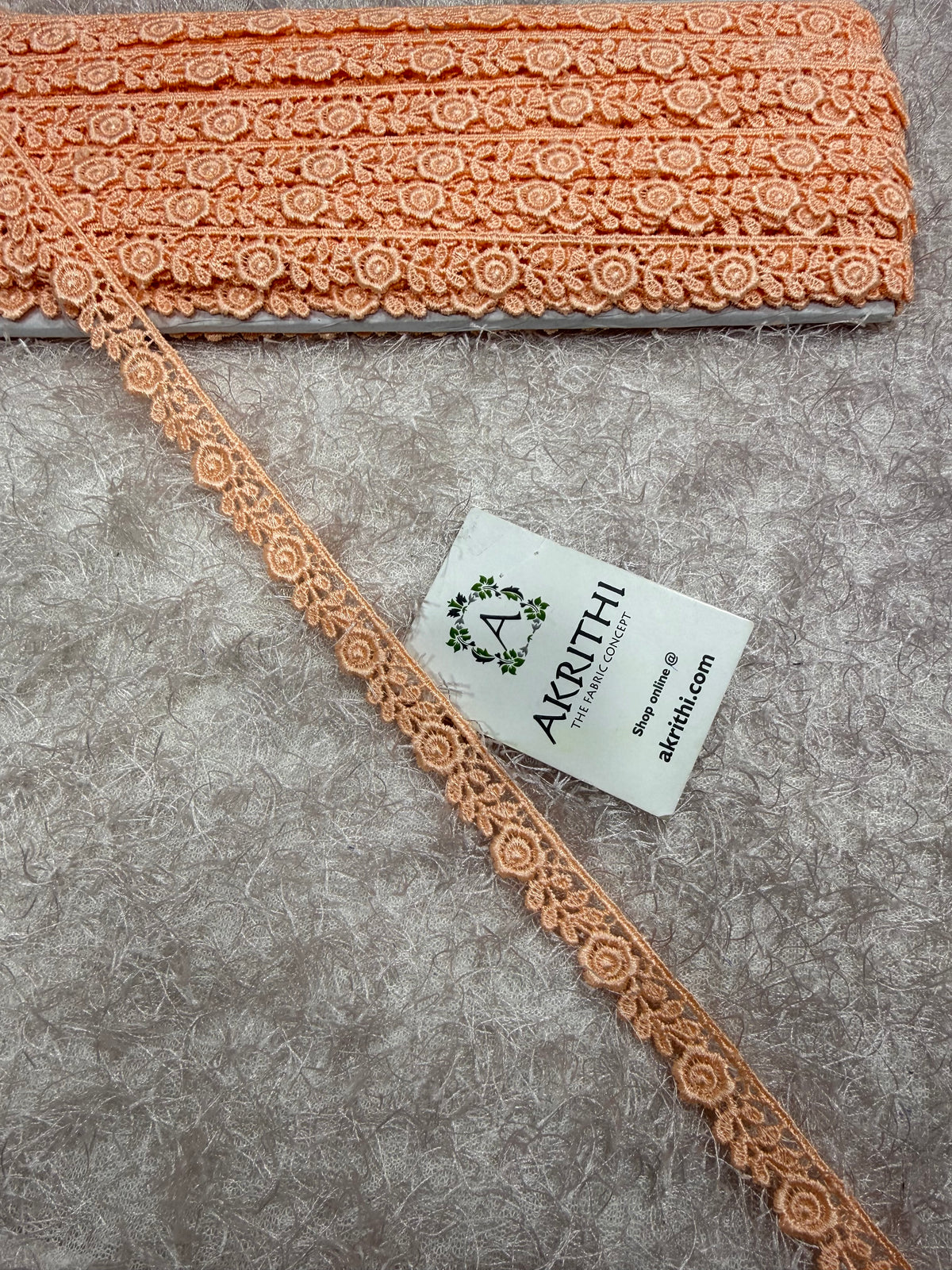 Lace per metre