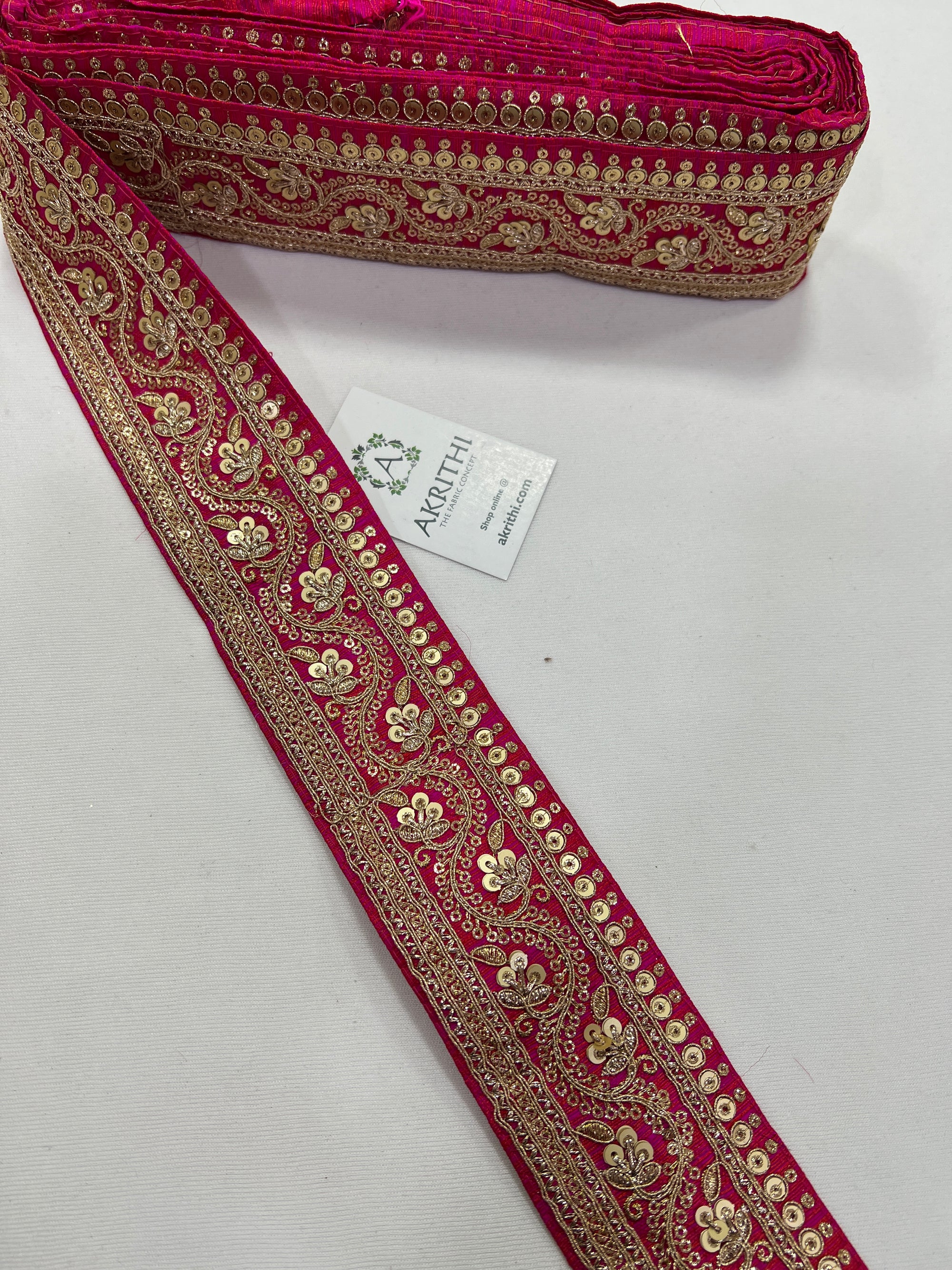 Embroidered lace 9 metres roll