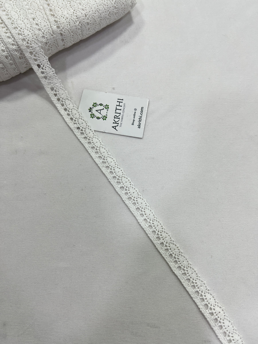 Cotton white lace per metre