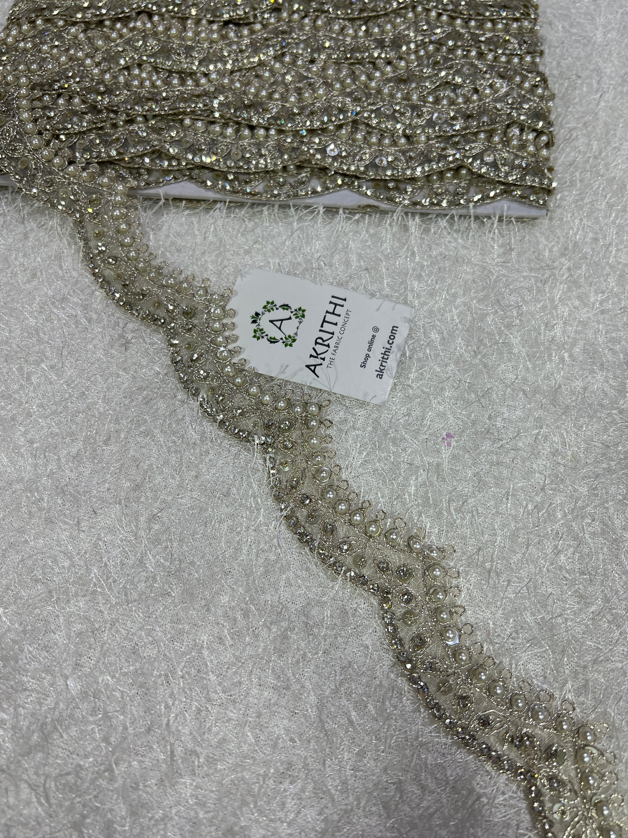 Embroidered lace 9 metres roll