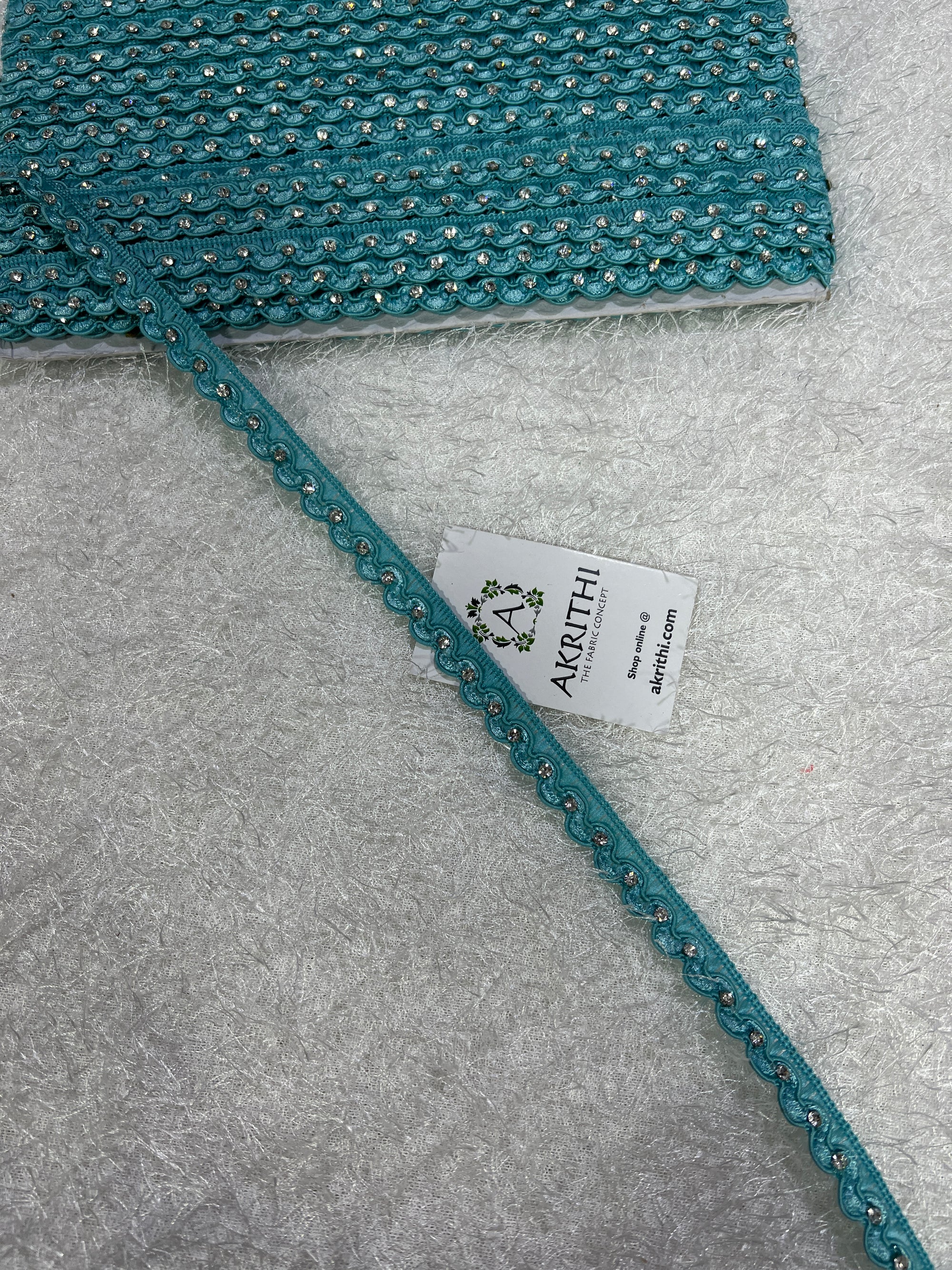 Embroidered lace 9 metres roll