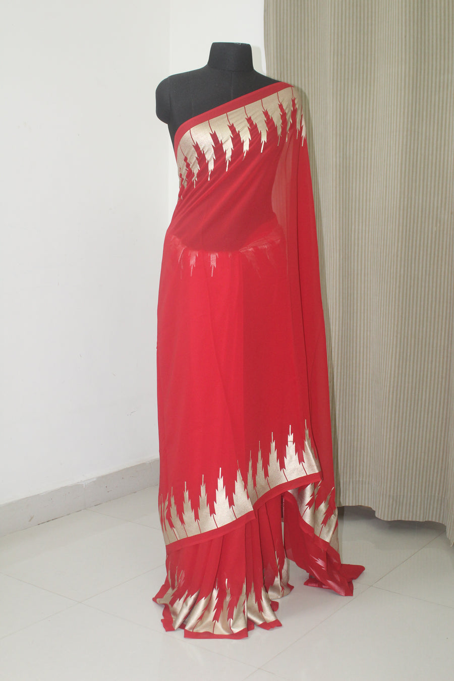 Pure georgette saree with border