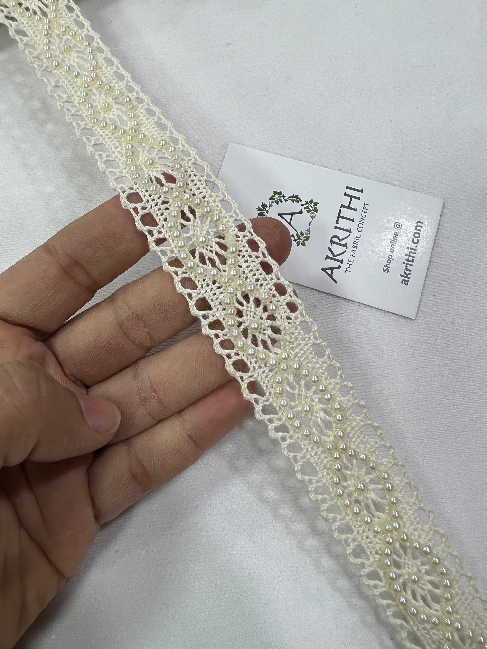 Embroidered lace 9 metres roll