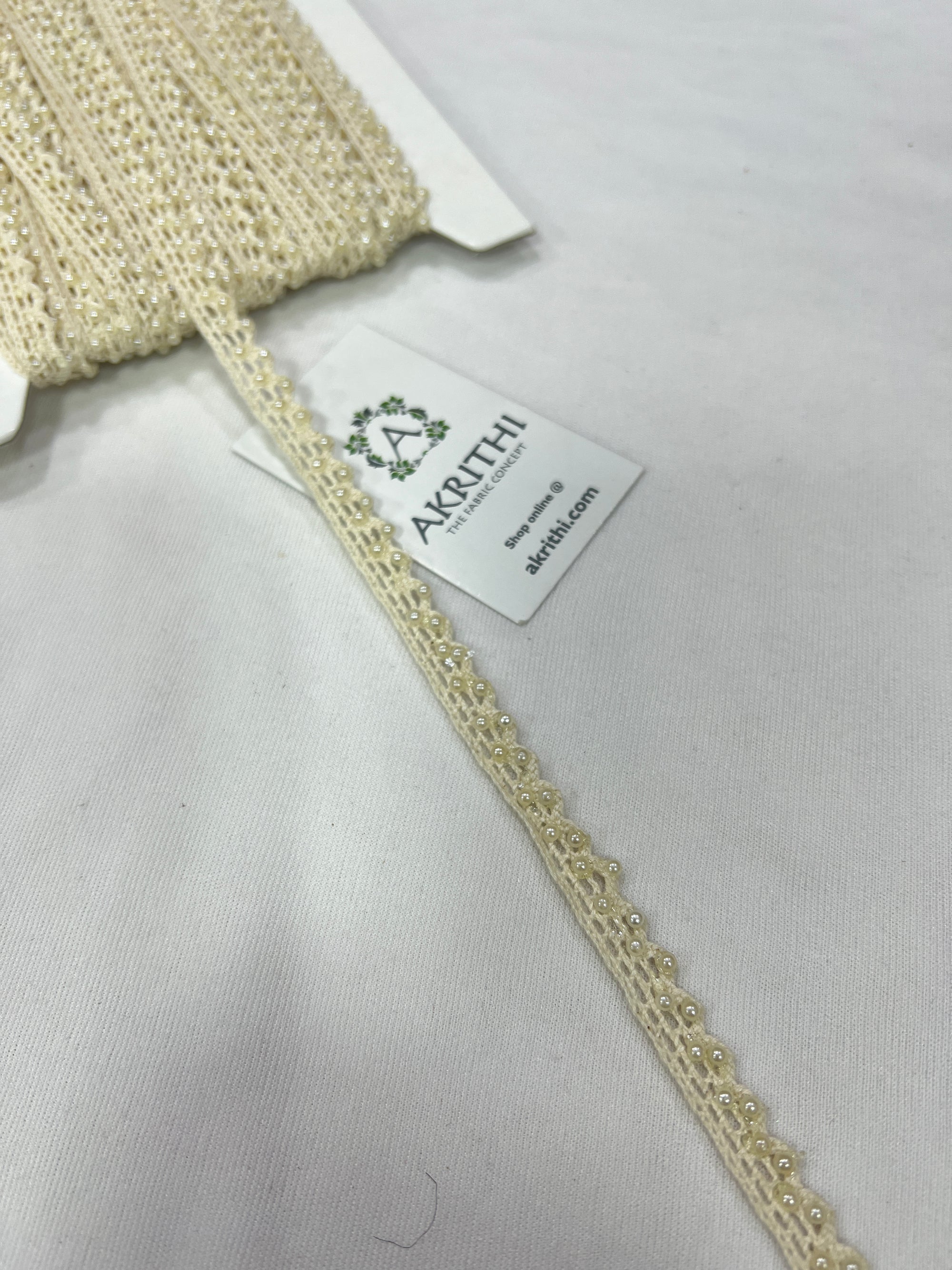 Embroidered lace 9 metres roll