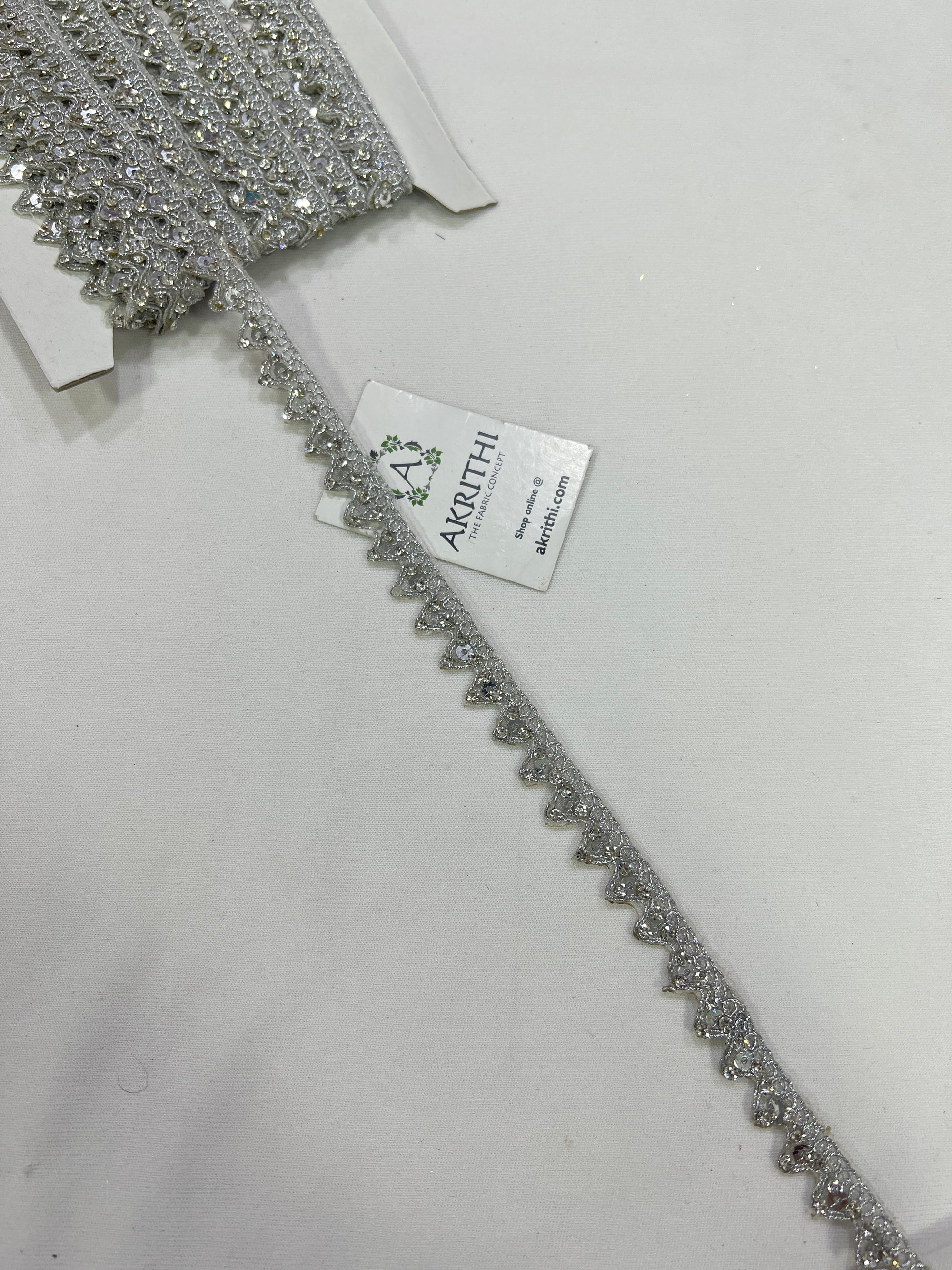Embroidered lace 9 metres roll