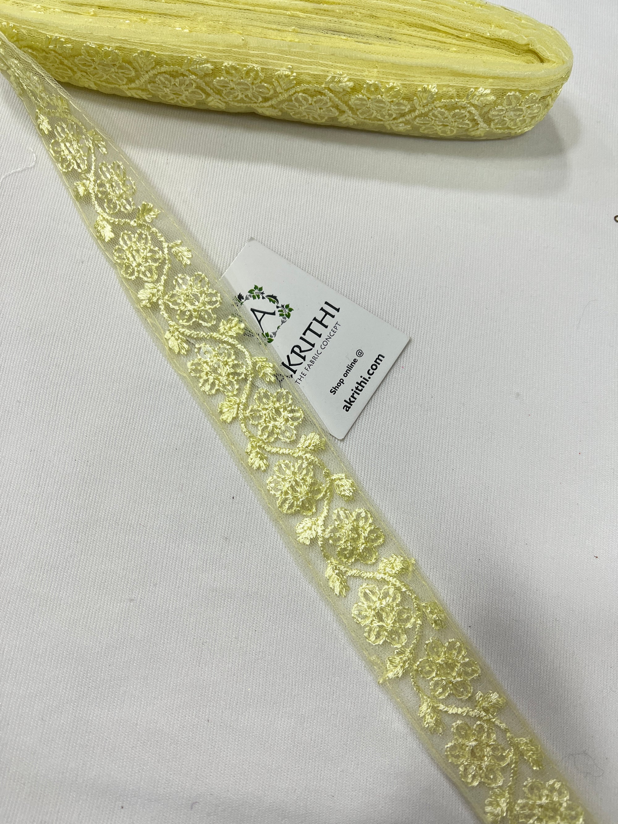 Embroidered lace 9 metres roll