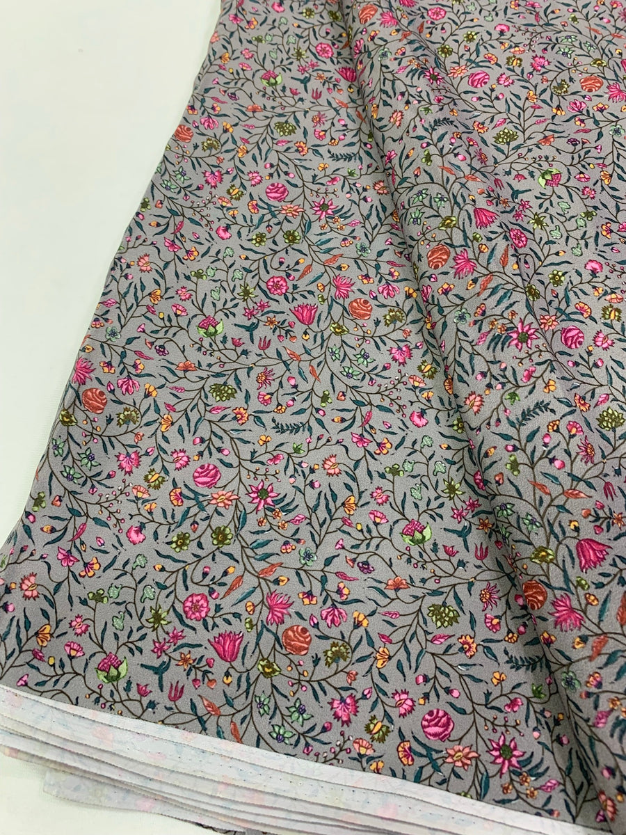 Digital floral Printed crepe fabric