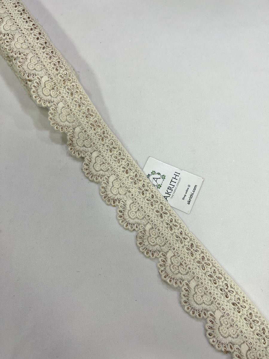 Embroidered lace 9 metres roll