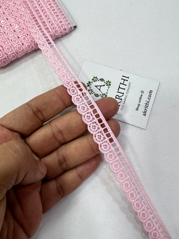 Lace per metre