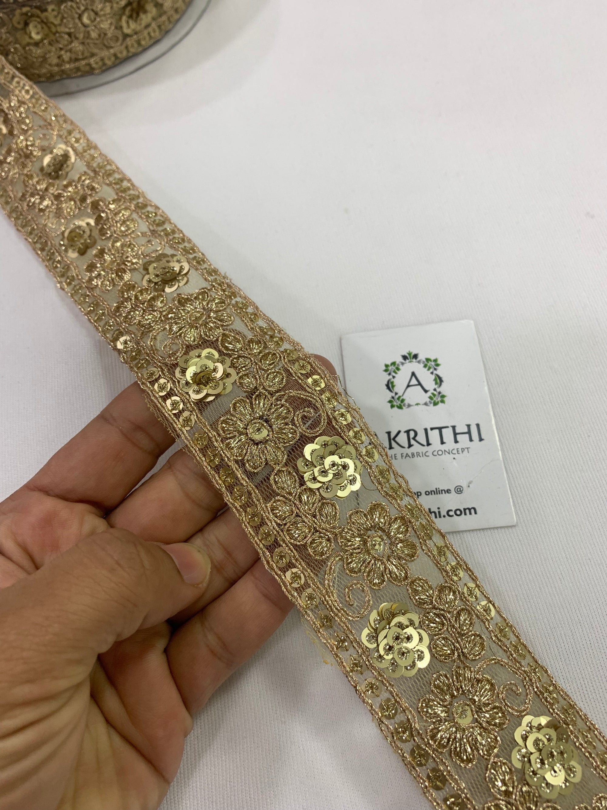 Embroidered lace 9 metres roll
