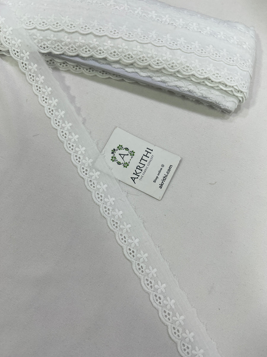 Lace per metre