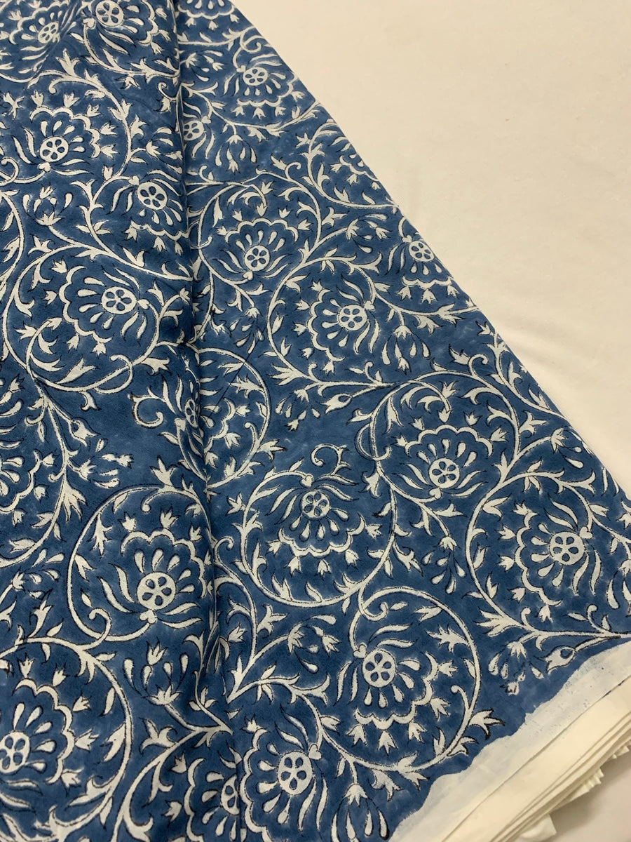 Printed mul cotton fabric