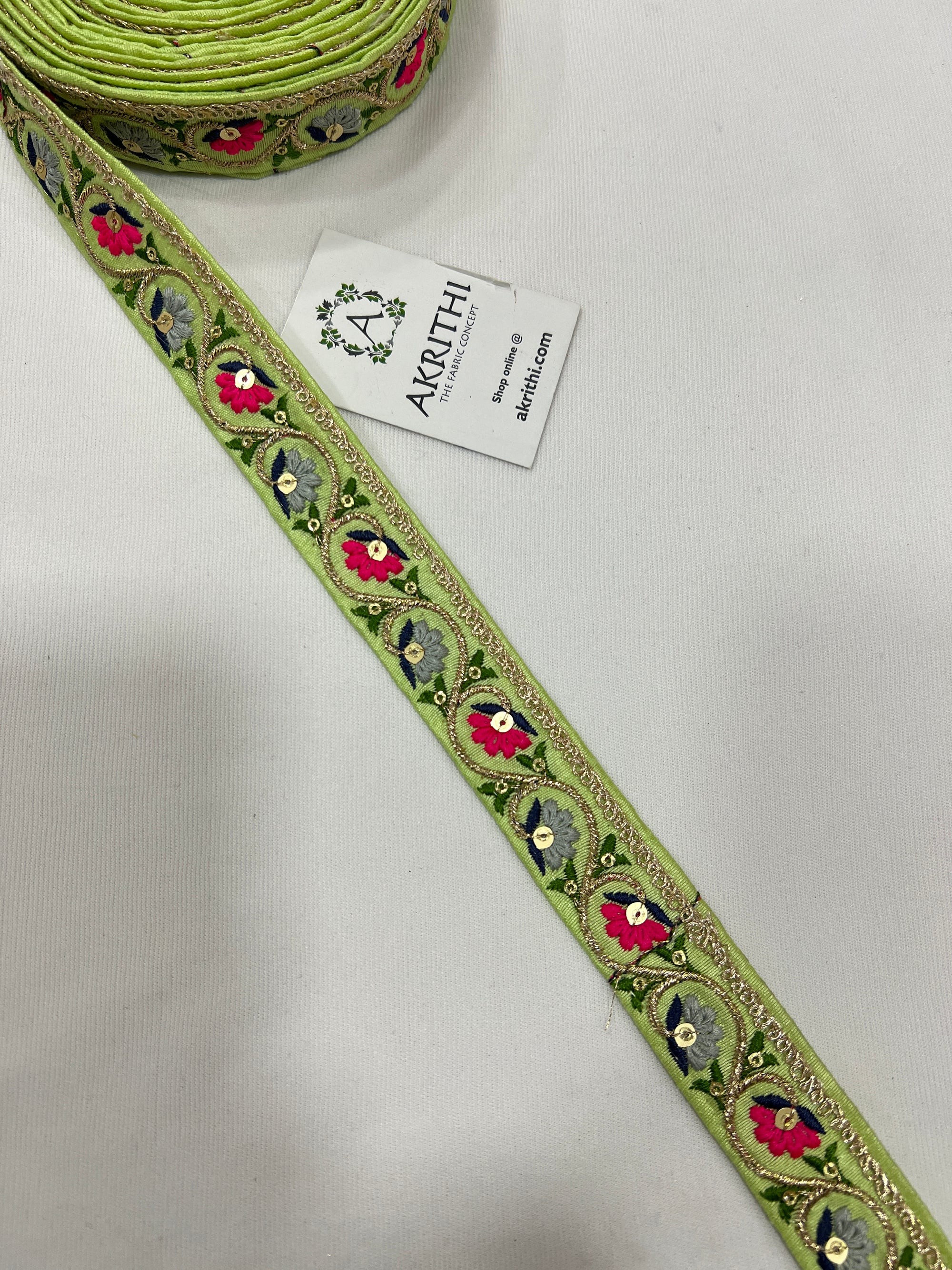 Embroidered lace 9 metres roll