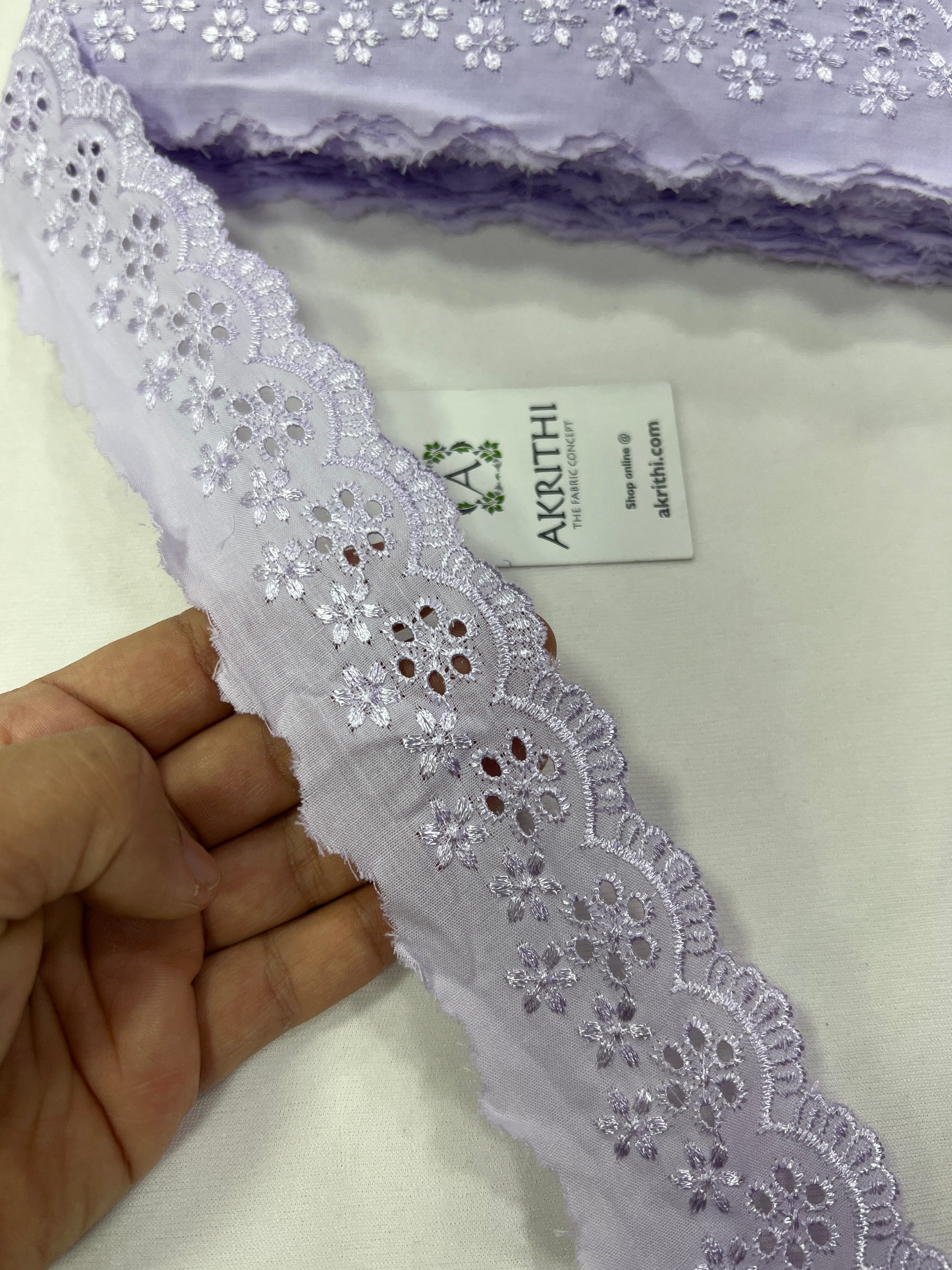 Cotton lace per metre