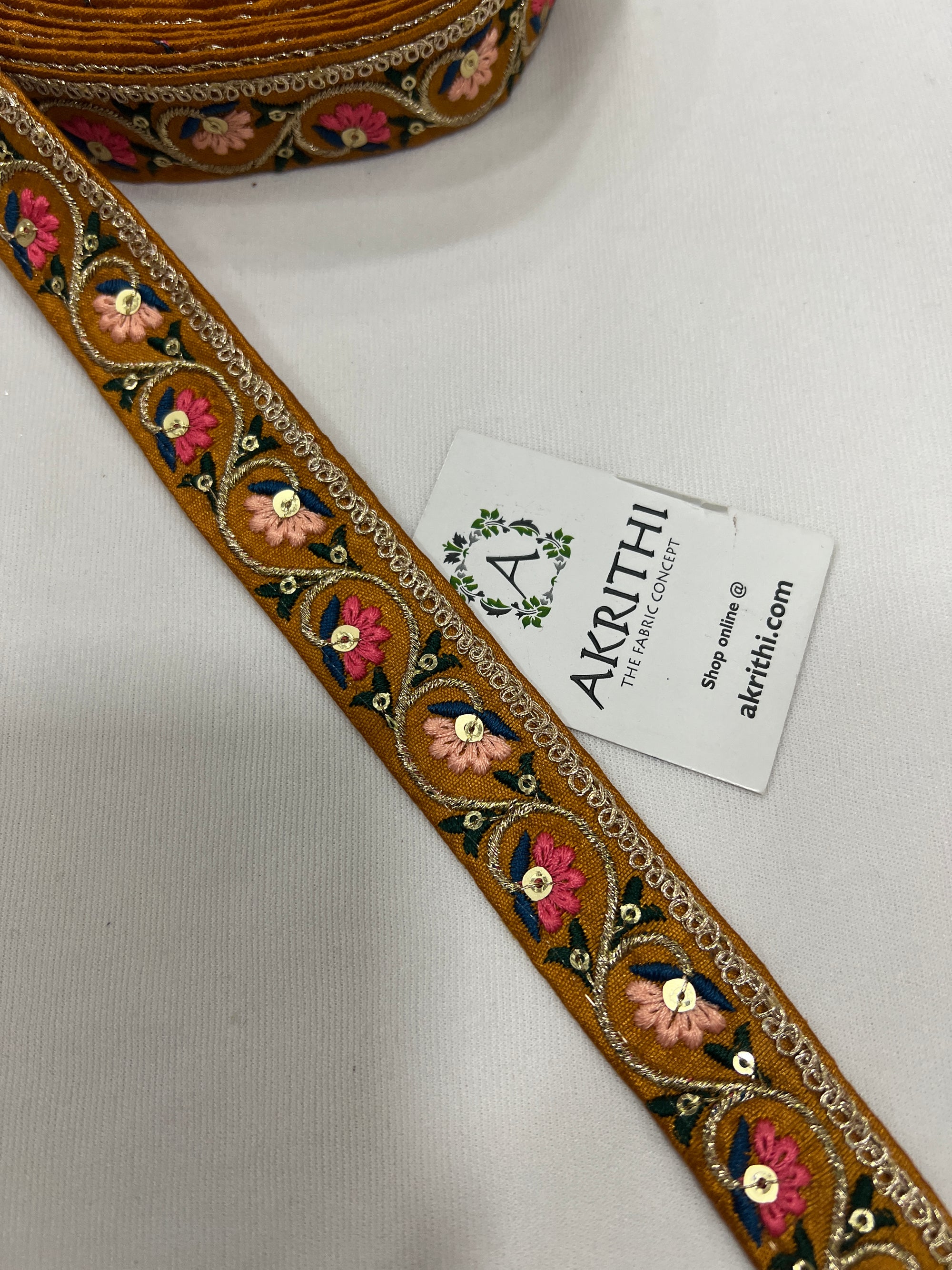 Embroidered lace 9 metres roll