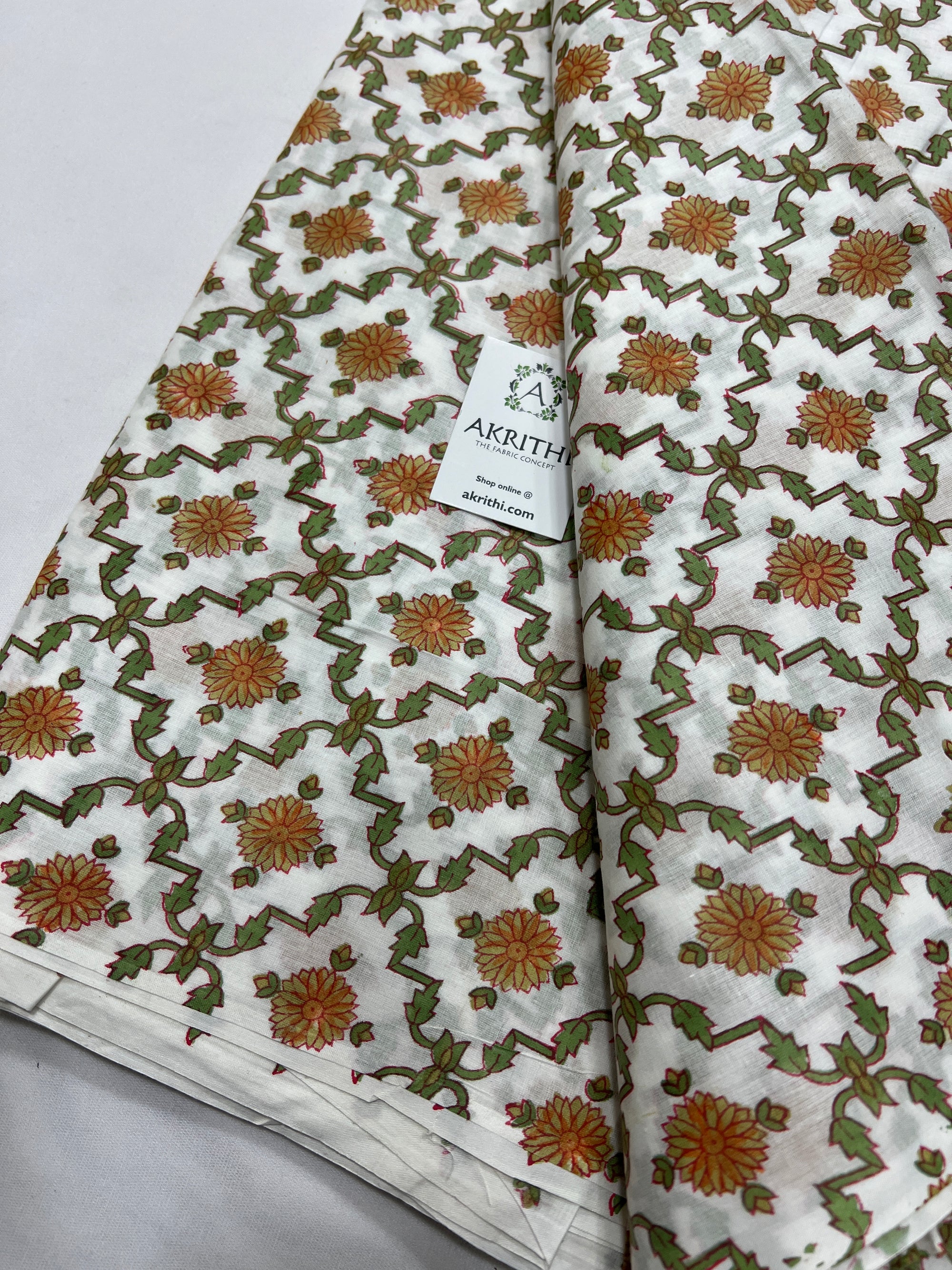 Printed pure mul cotton fabric