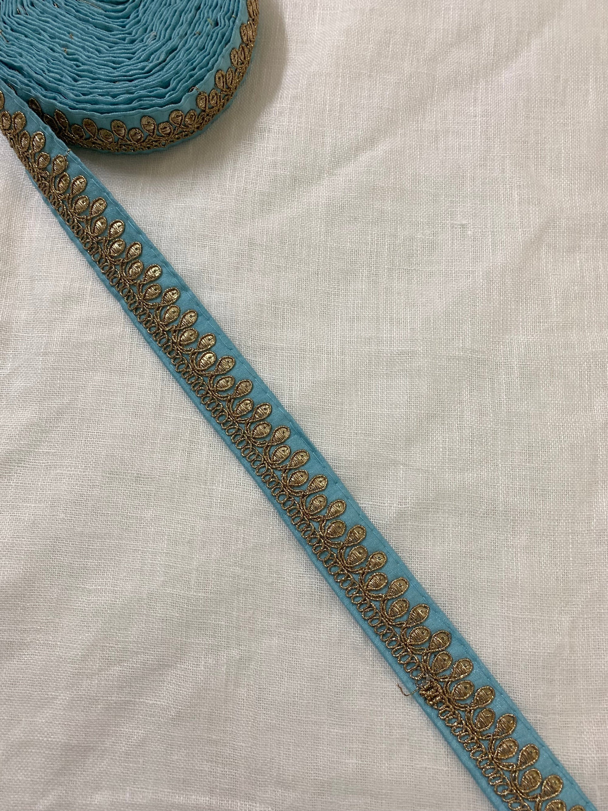 Embroidered lace 9 metres roll