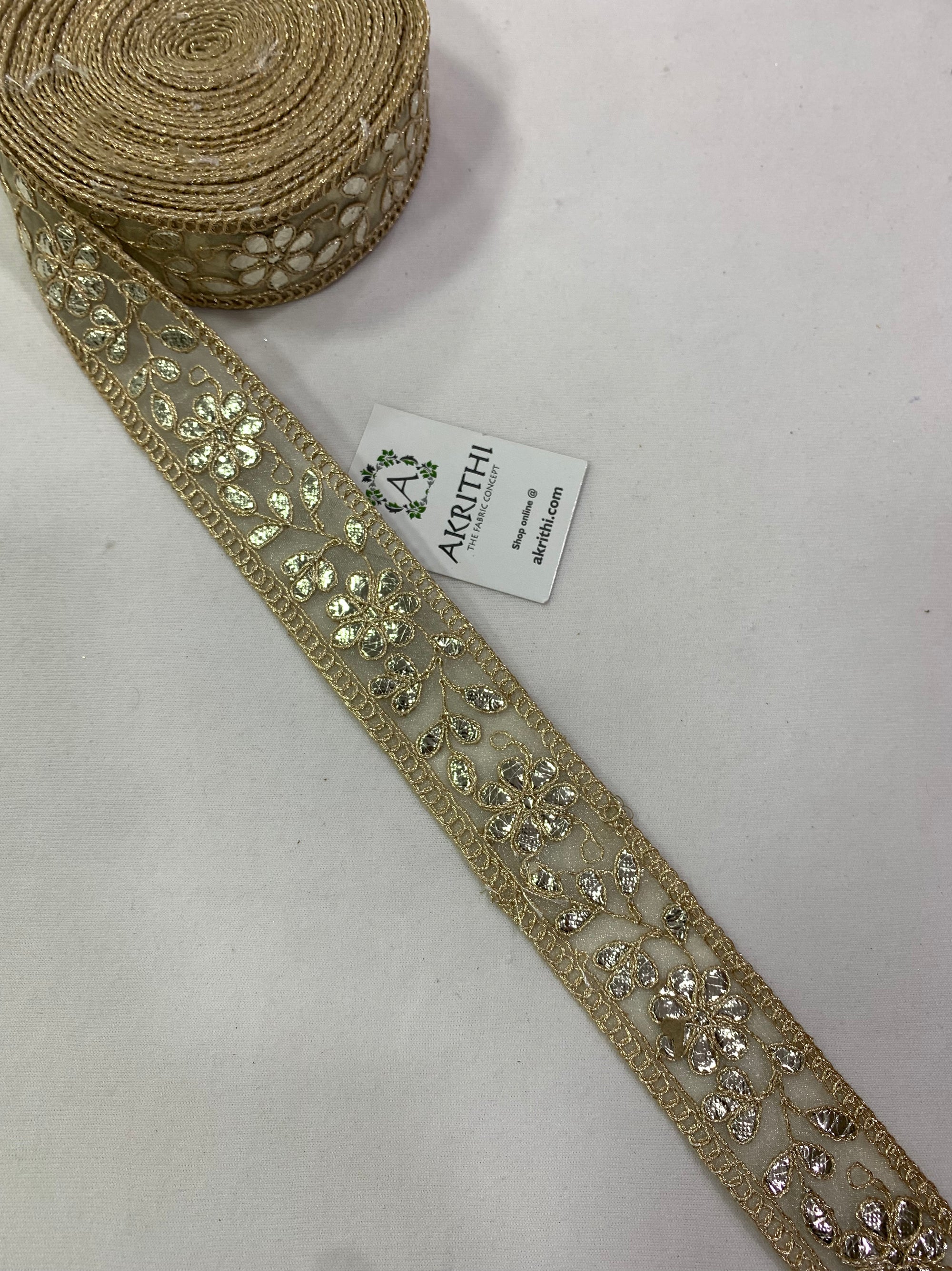 Embroidered gold lace 9 metres roll