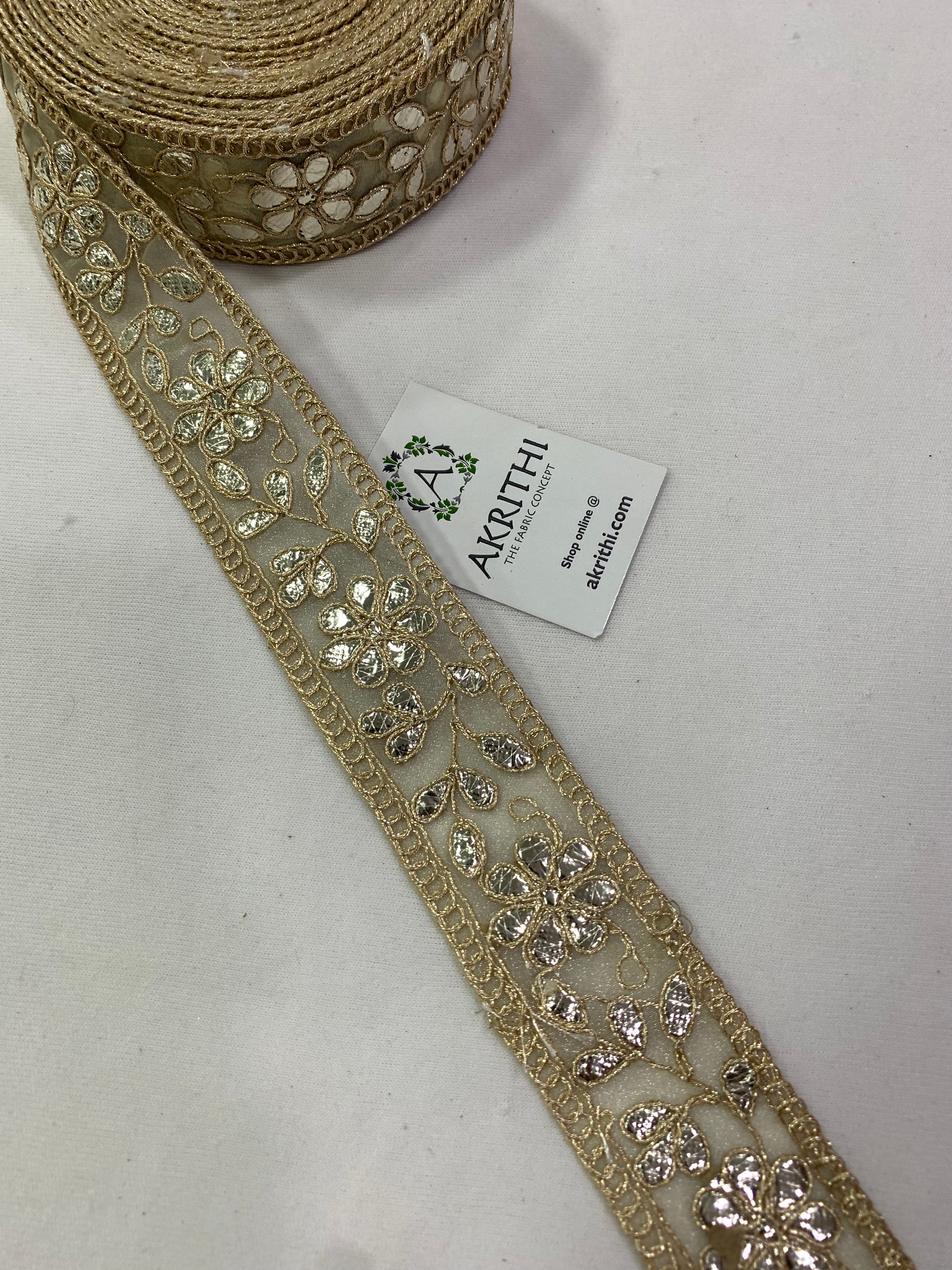 Embroidered gold lace 9 metres roll