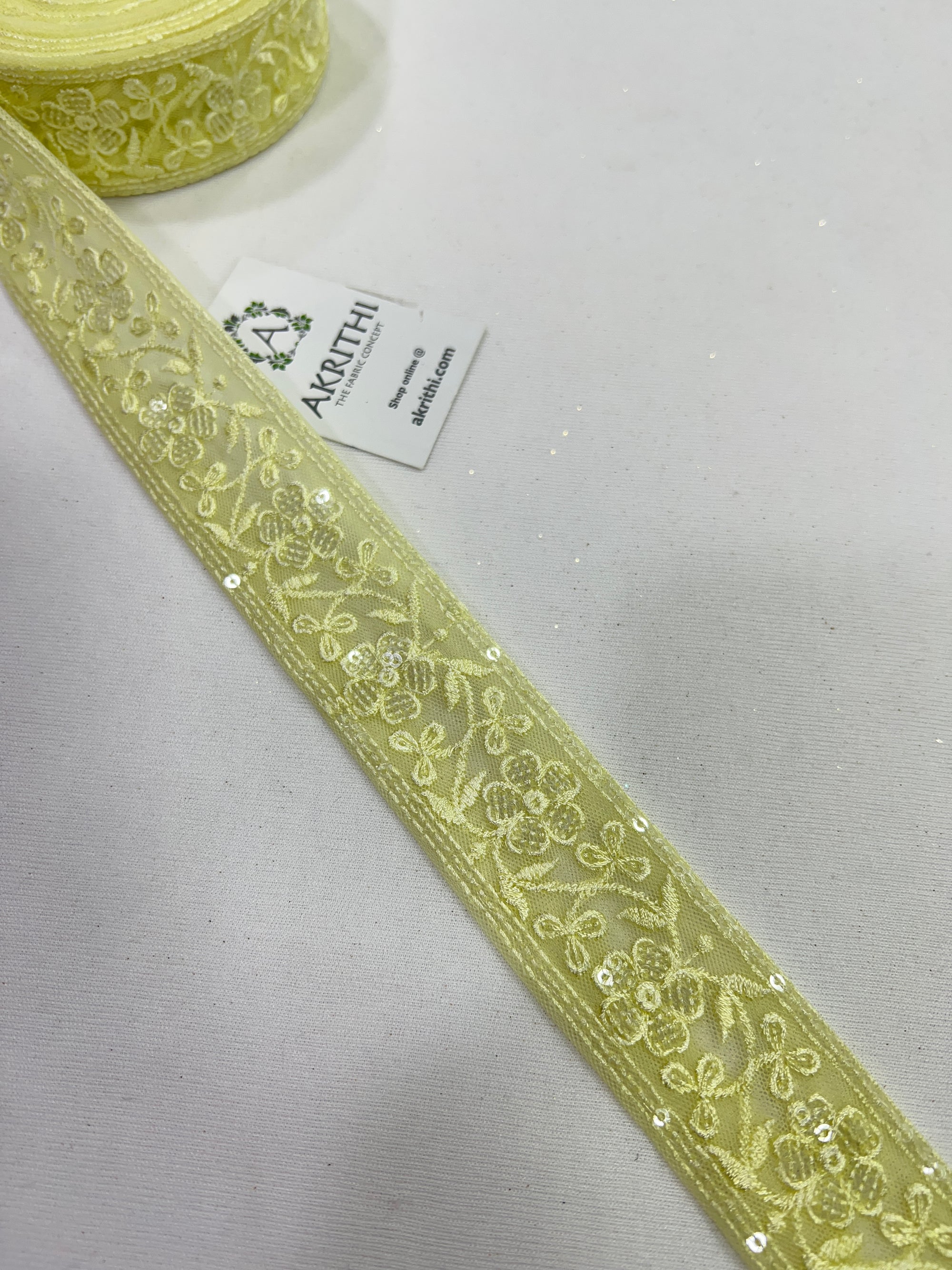 Embroidered lace 9 metres roll