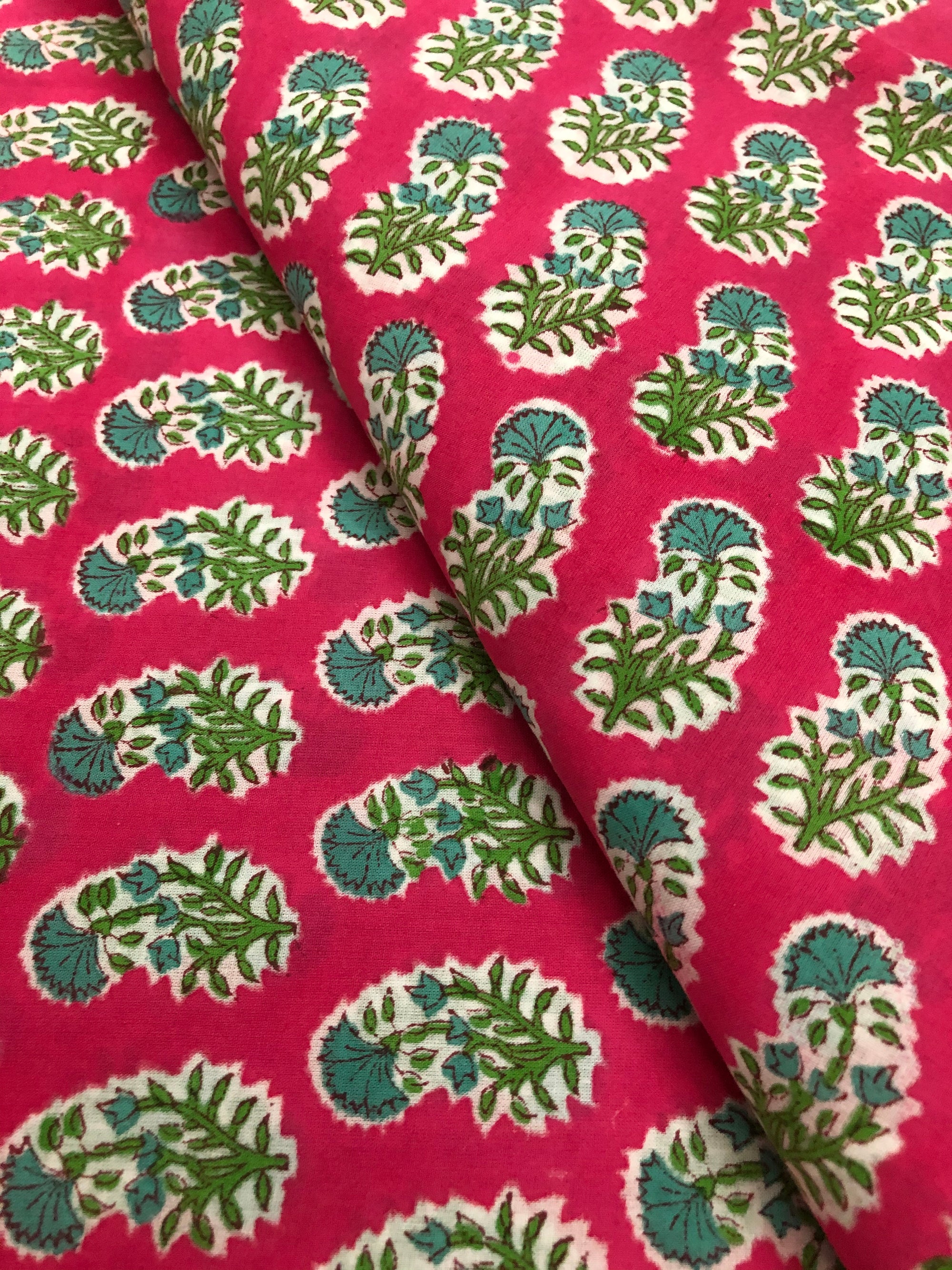 Printed mul cotton fabric