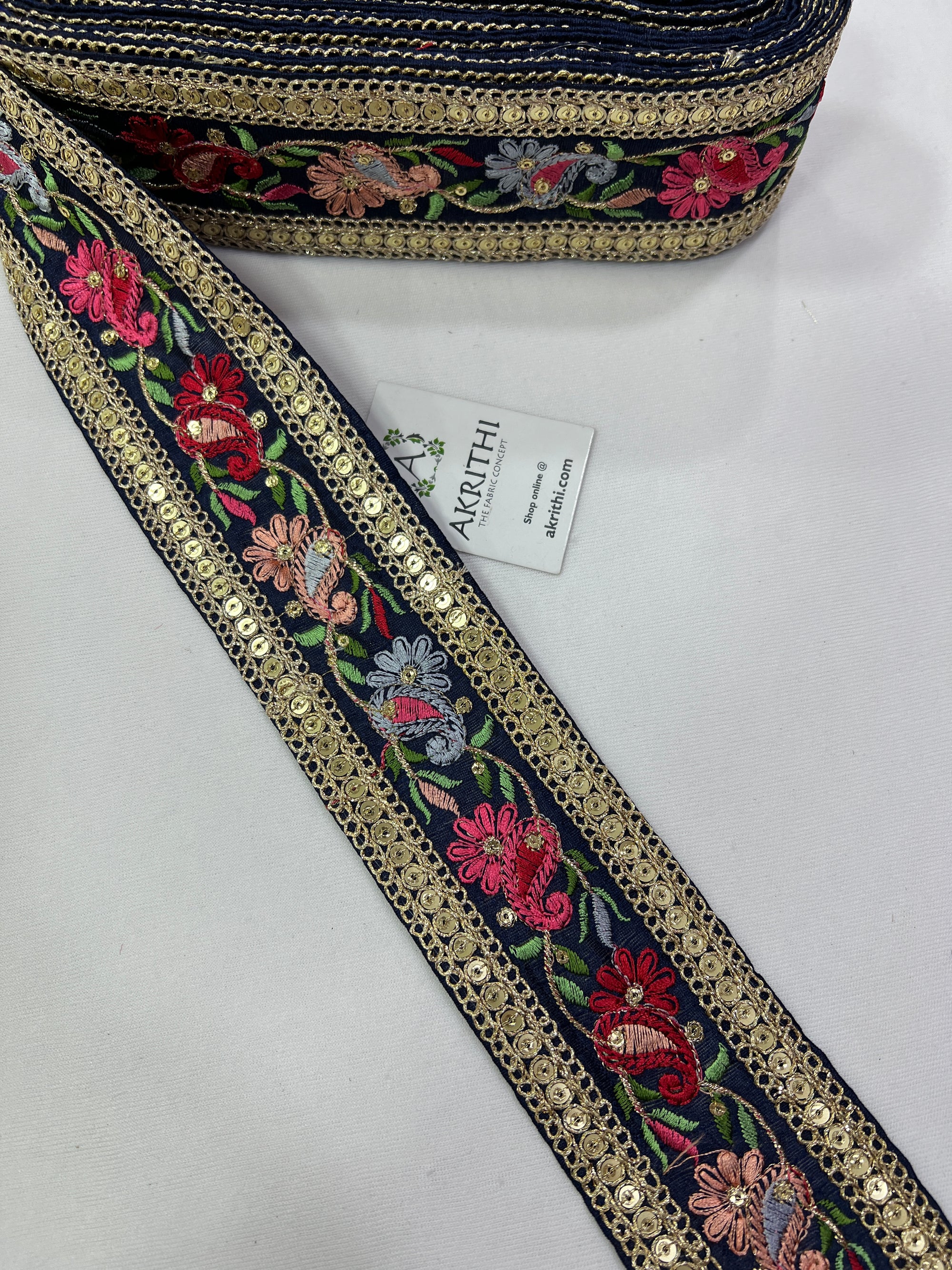 Embroidered lace 9 metres roll