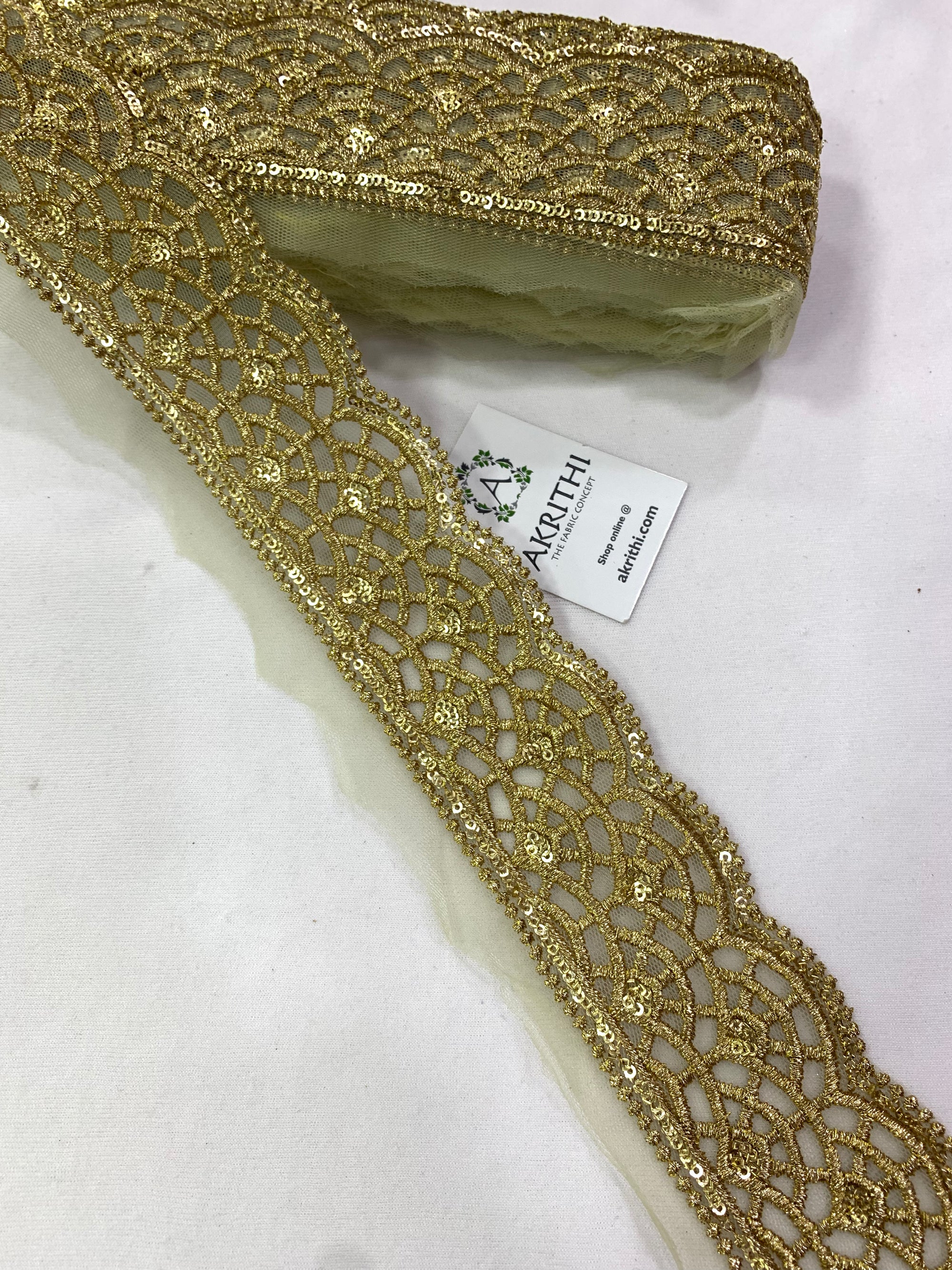 Embroidered gold lace 9 metres roll