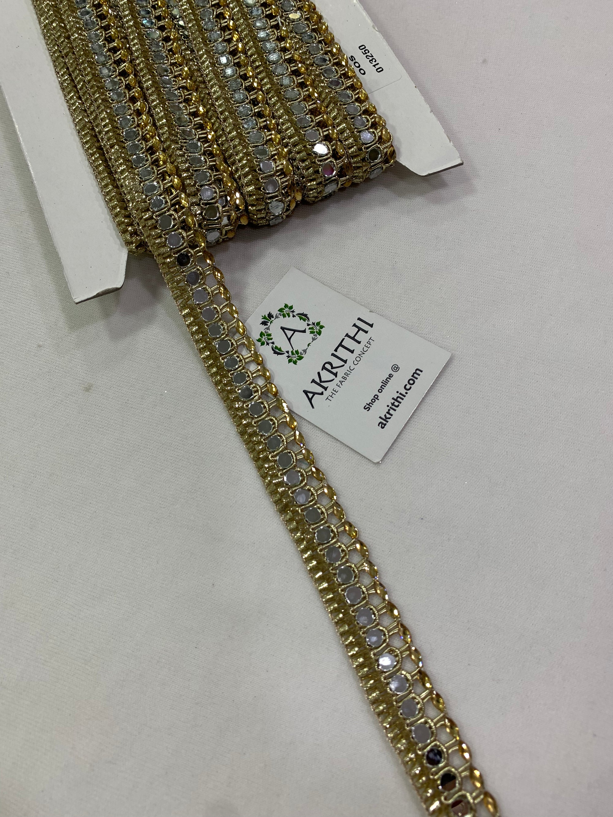 Embroidered gold lace 9 metres roll