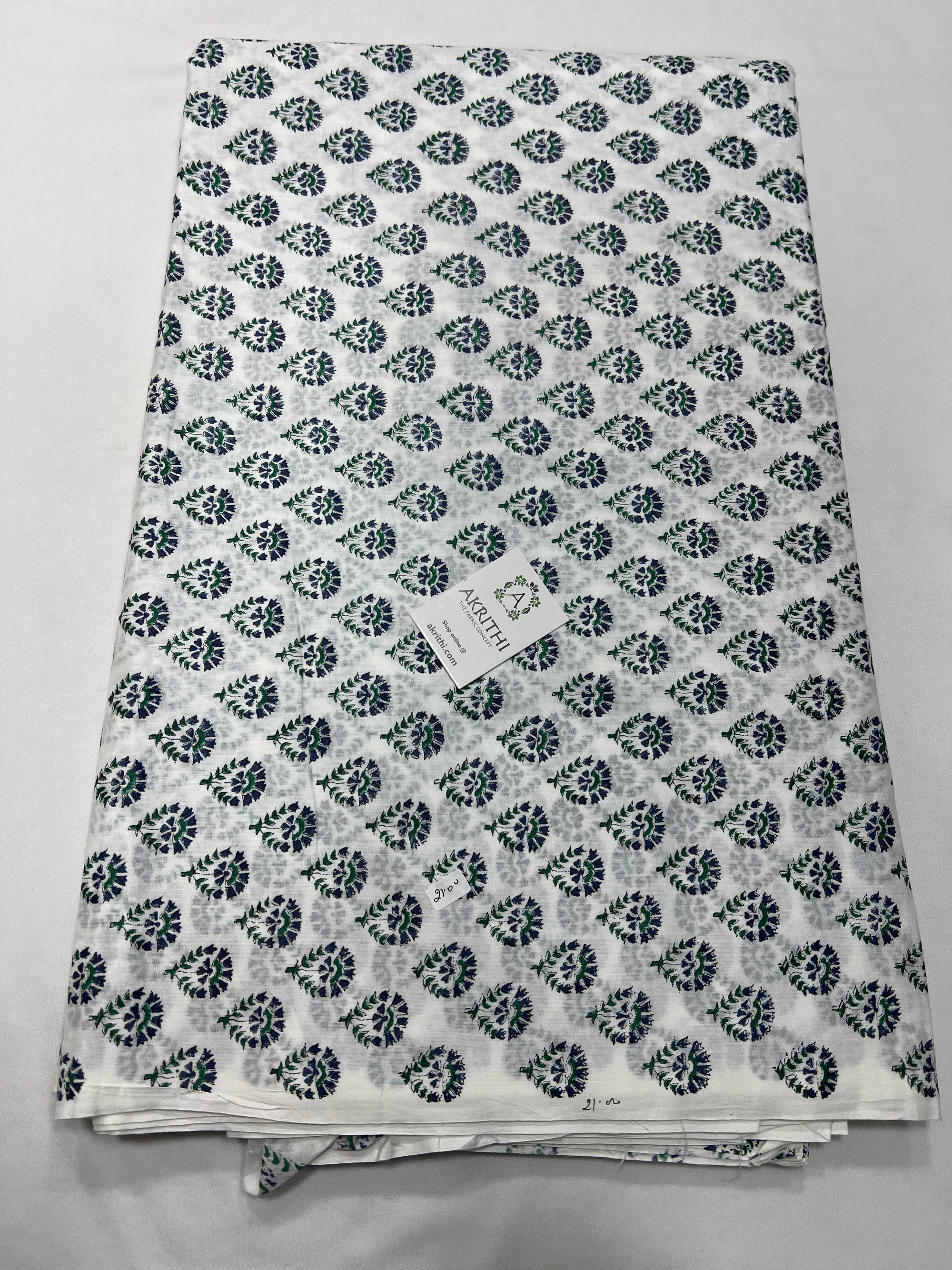 Printed pure mul cotton fabric