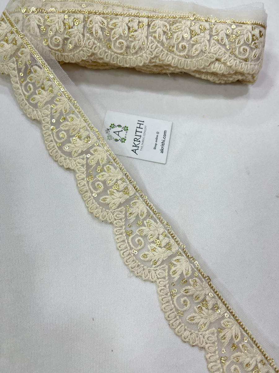 Embroidered lace 9 metres roll