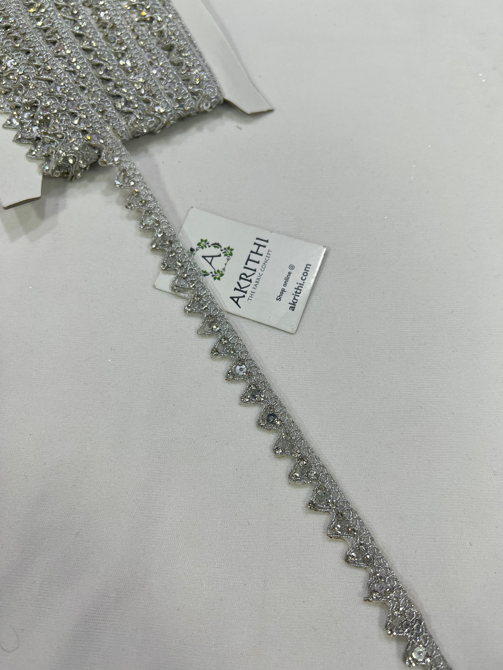 Embroidered lace 9 metres roll