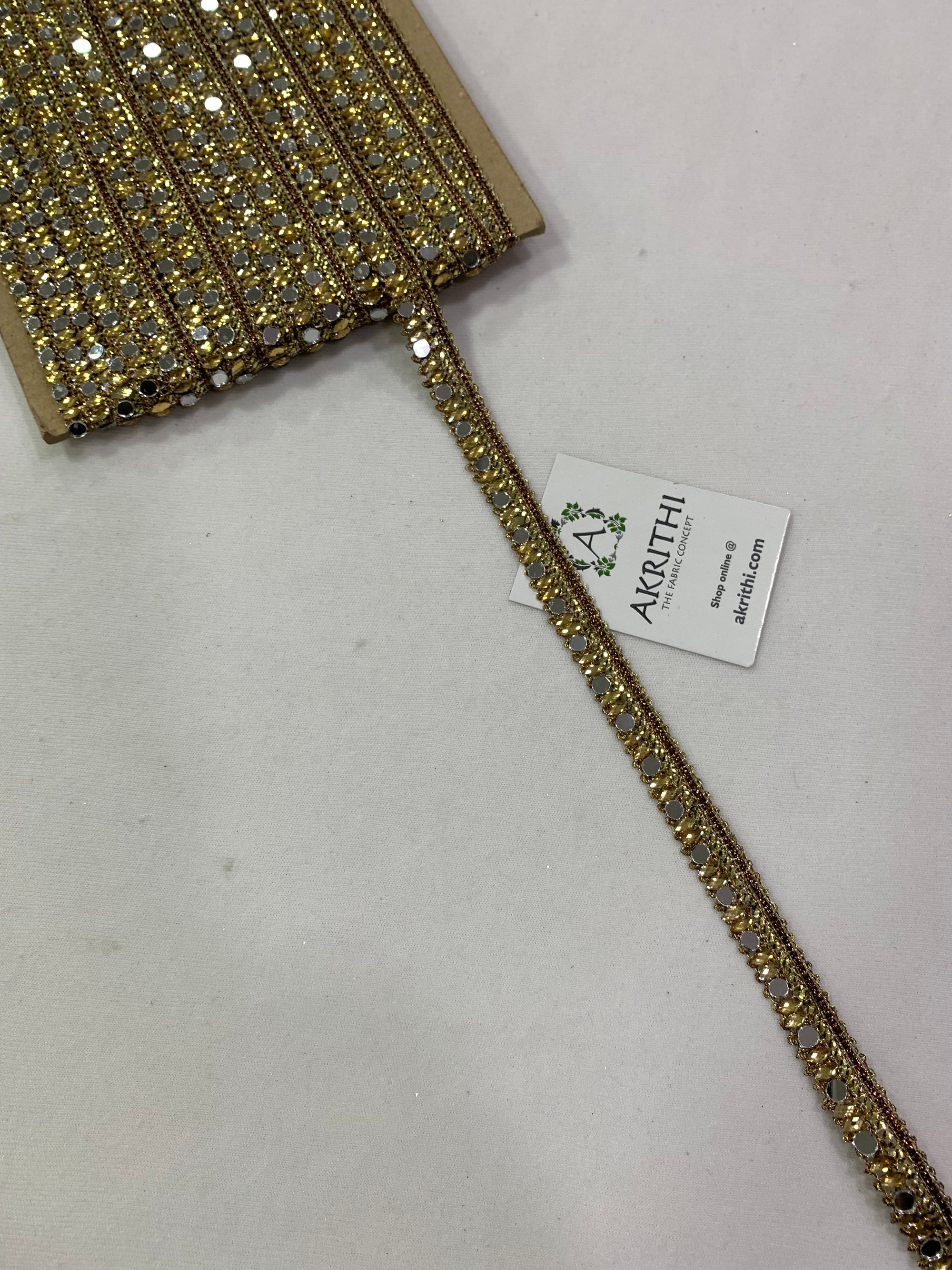 Embroidered gold lace 9 metres roll