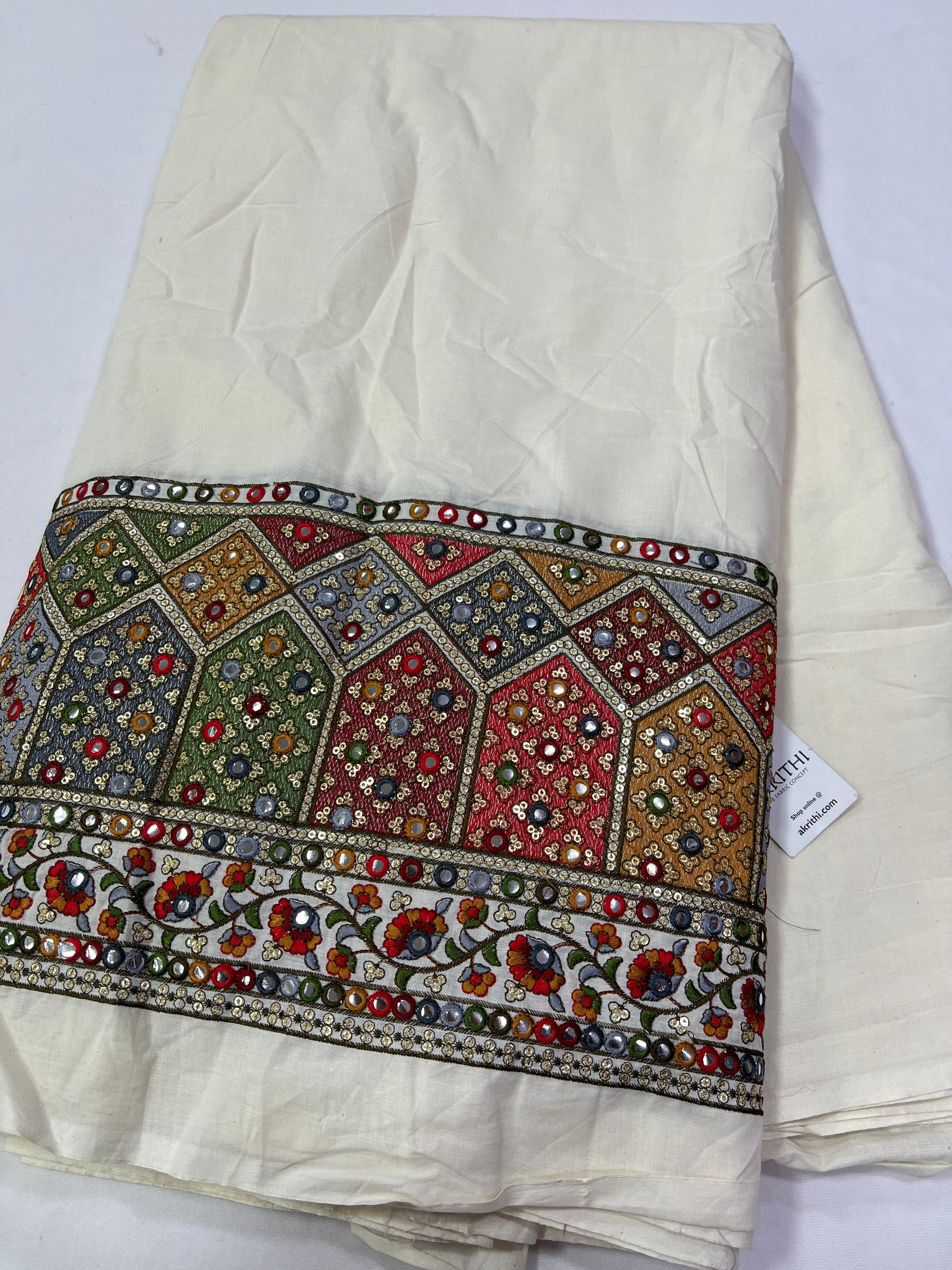 Embroidery on cotton fabric 40 cms cut