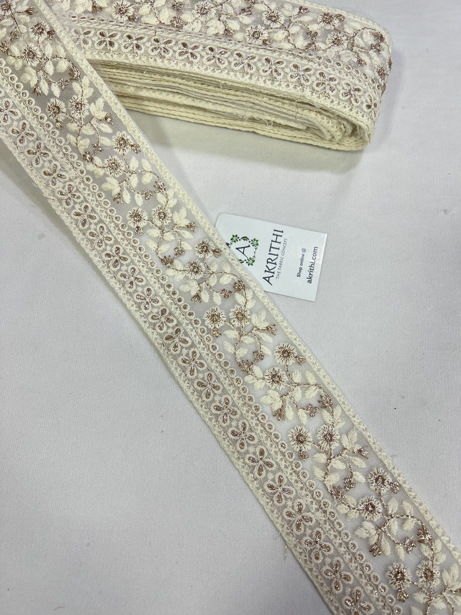 Embroidered lace 9 metres roll