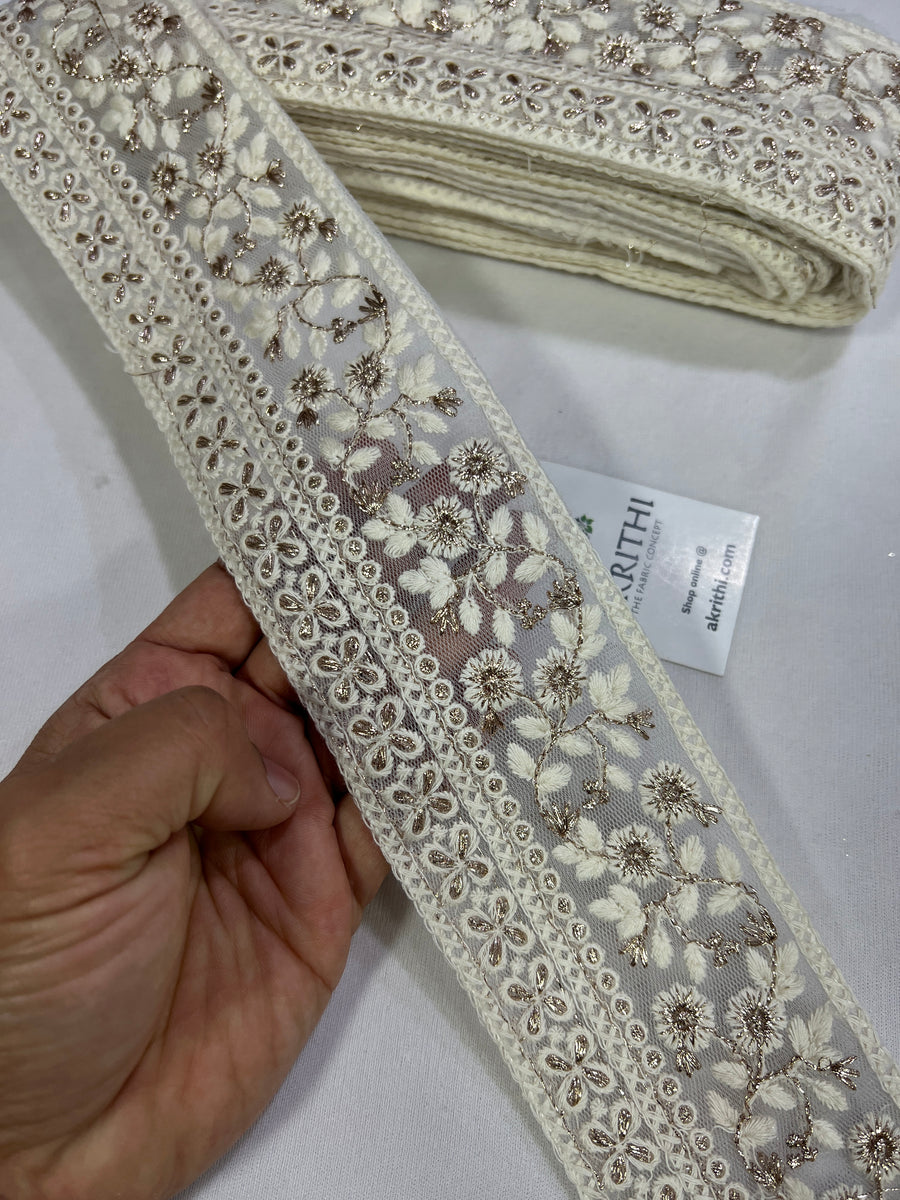 Embroidered lace 9 metres roll