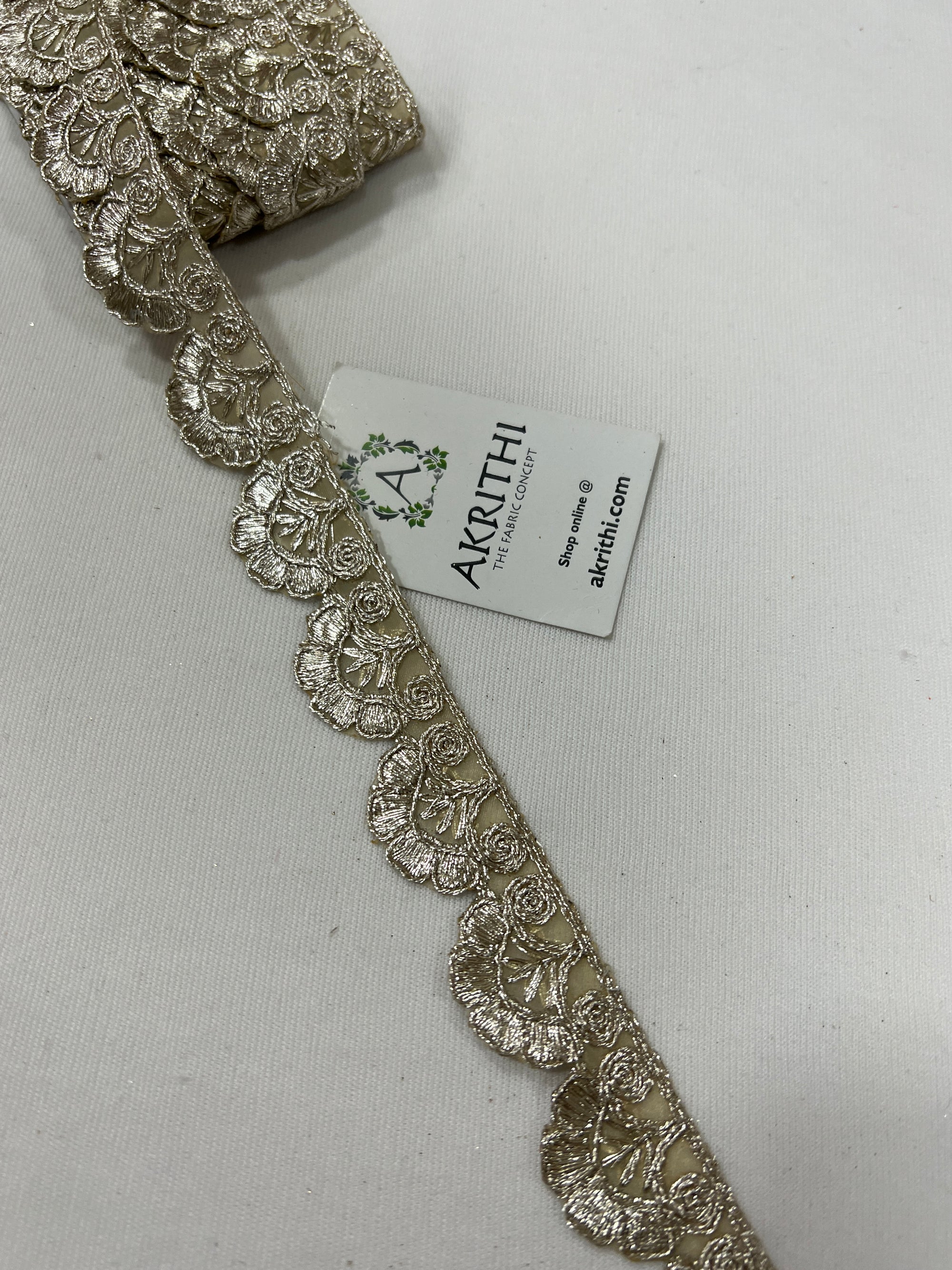 Embroidered lace 9 metres roll