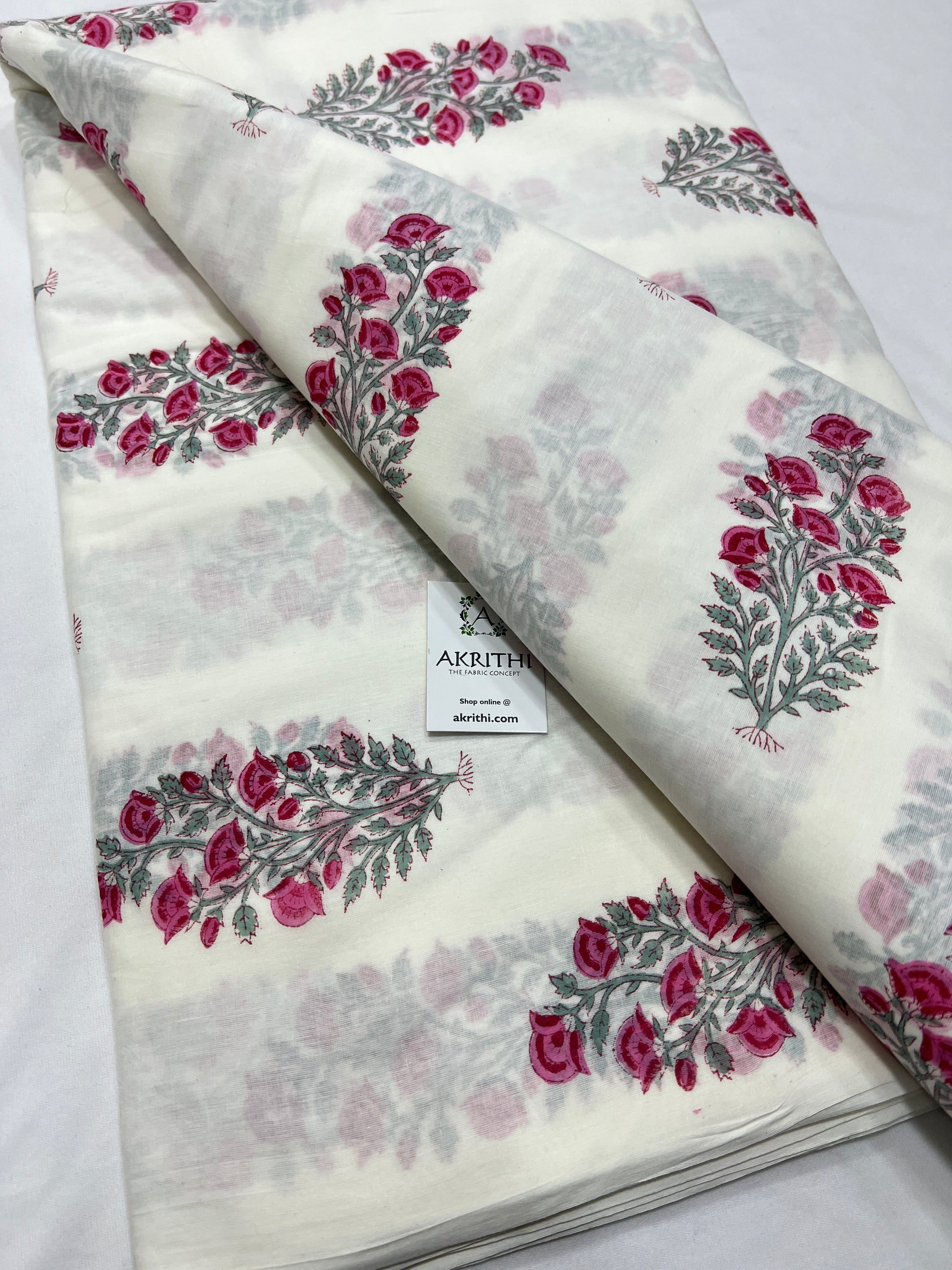 Printed pure mul cotton fabric