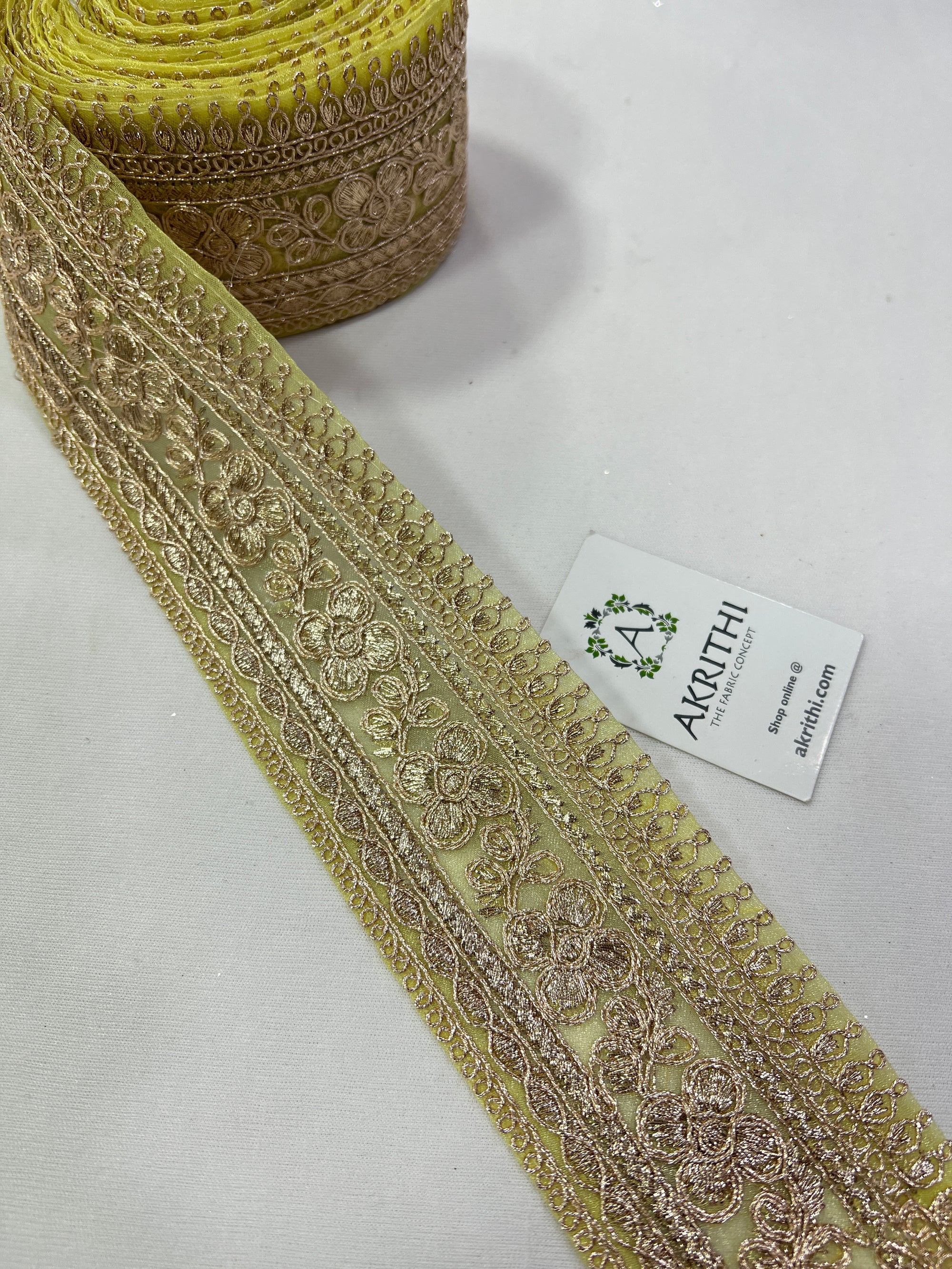 Embroidered lace 9 metres roll