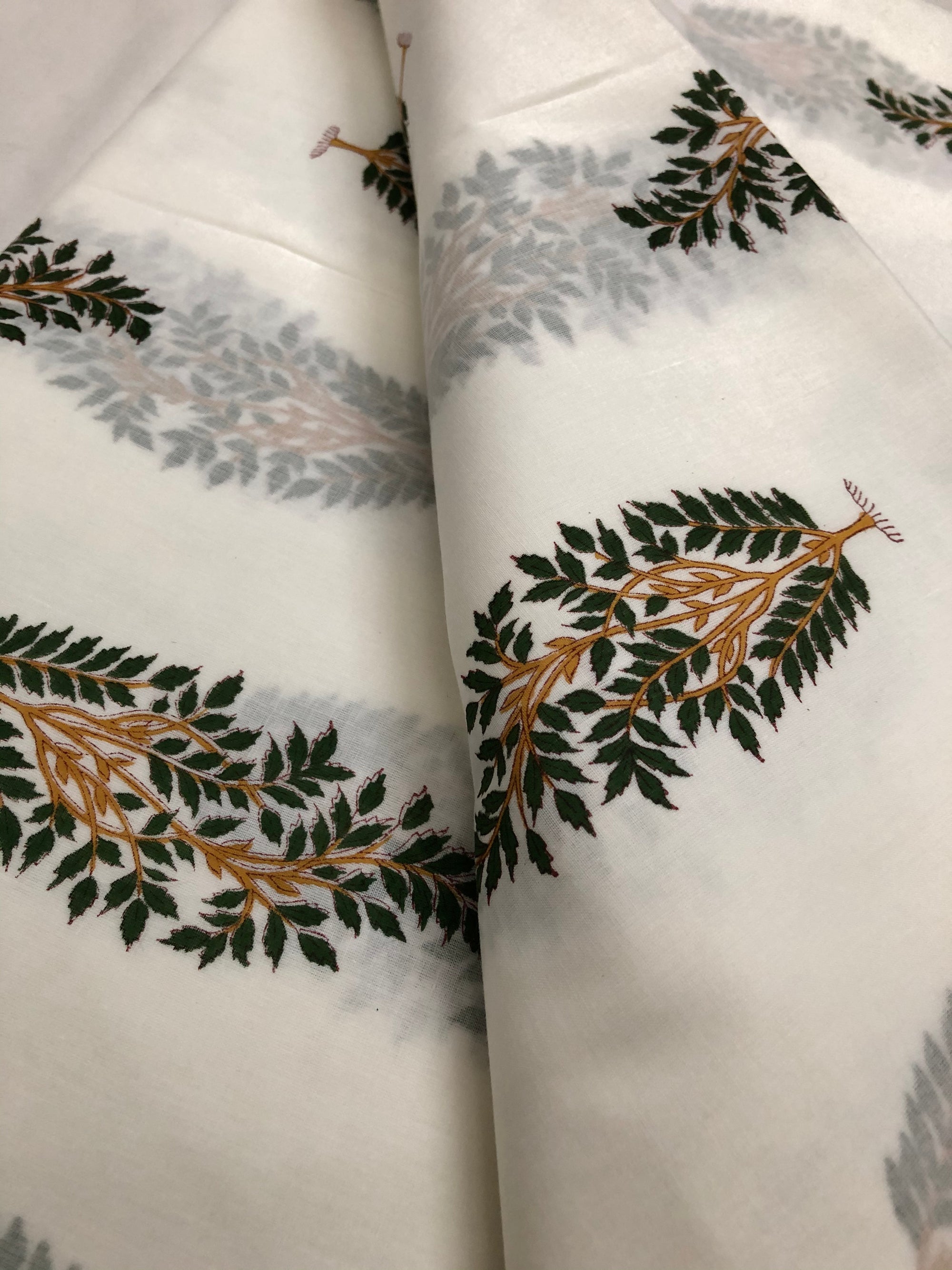 Printed mul cotton fabric