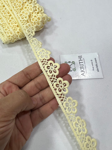 Crochet lace per metre